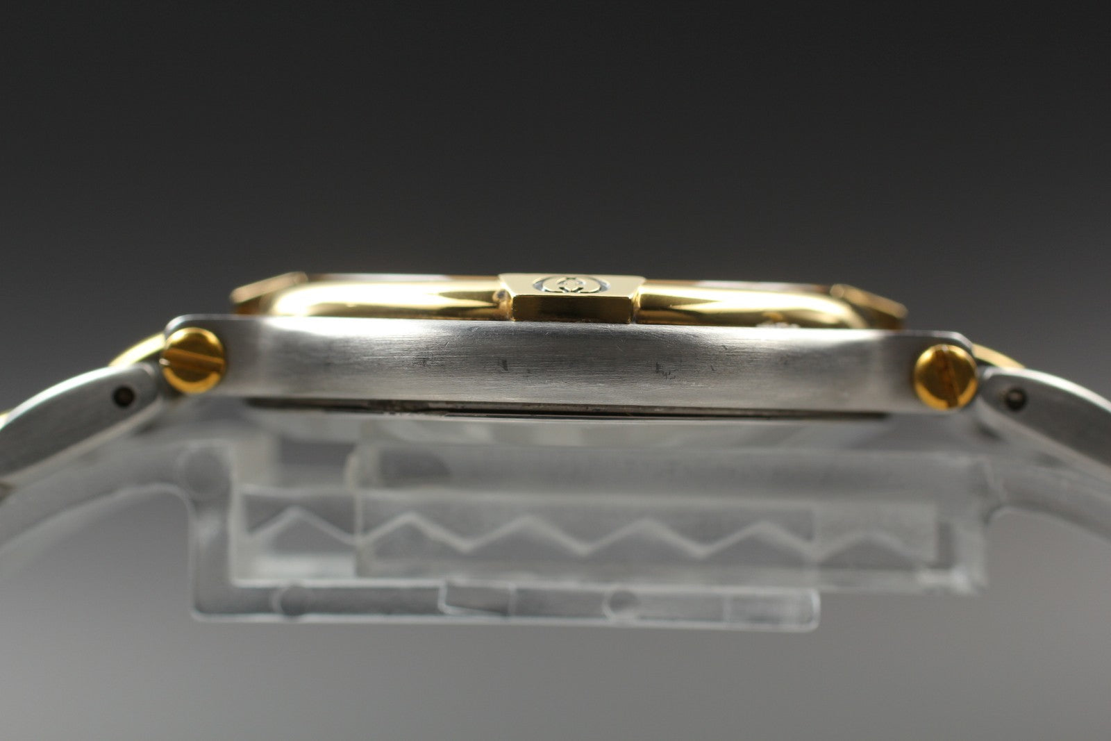 Gucci 9000M Wristwatch - Ivory, Stainless Steel