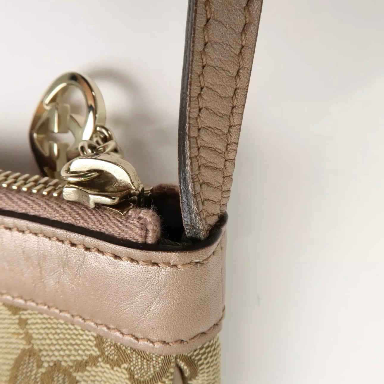 GUCCI Lovely GG Shoulder Bag