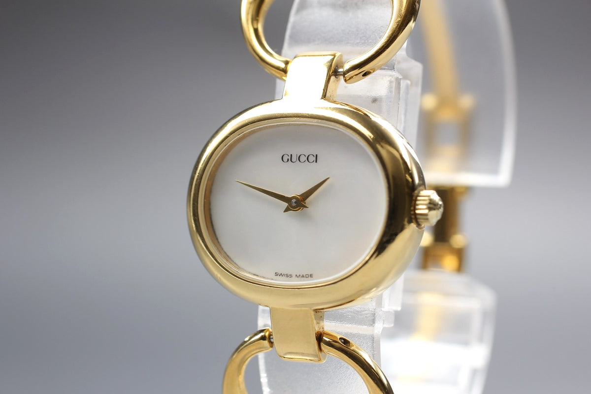 Gucci 1600 Wristwatch - Gold, Stainless Steel