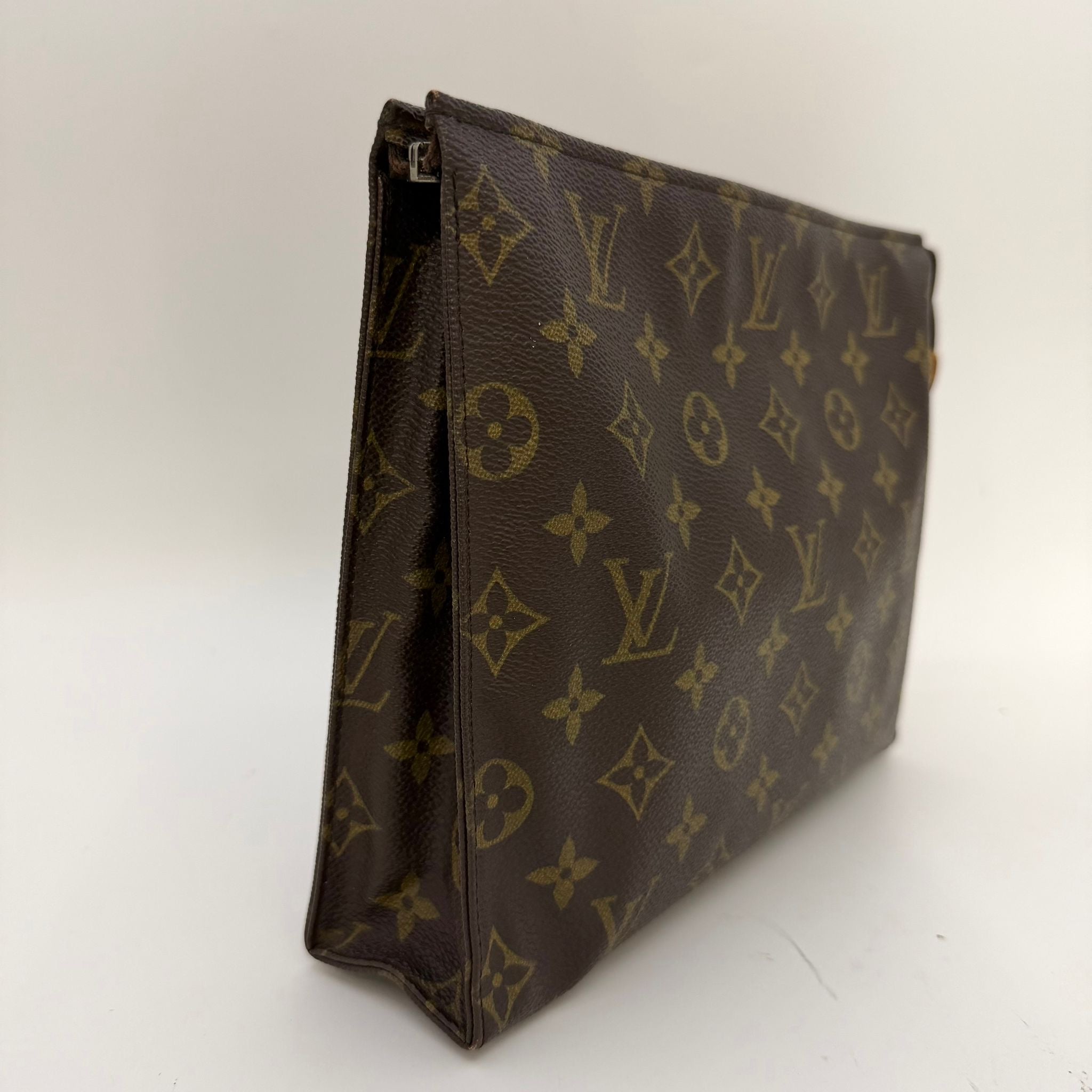 Louis Vuitton Cosmetics Clutch 26