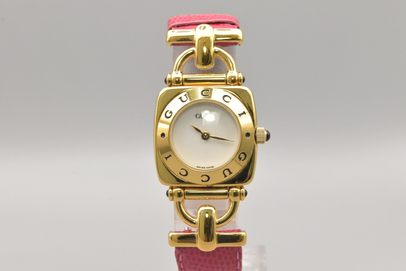 Gucci 6300L Wristwatch - White, Gold-Plated Base Metal