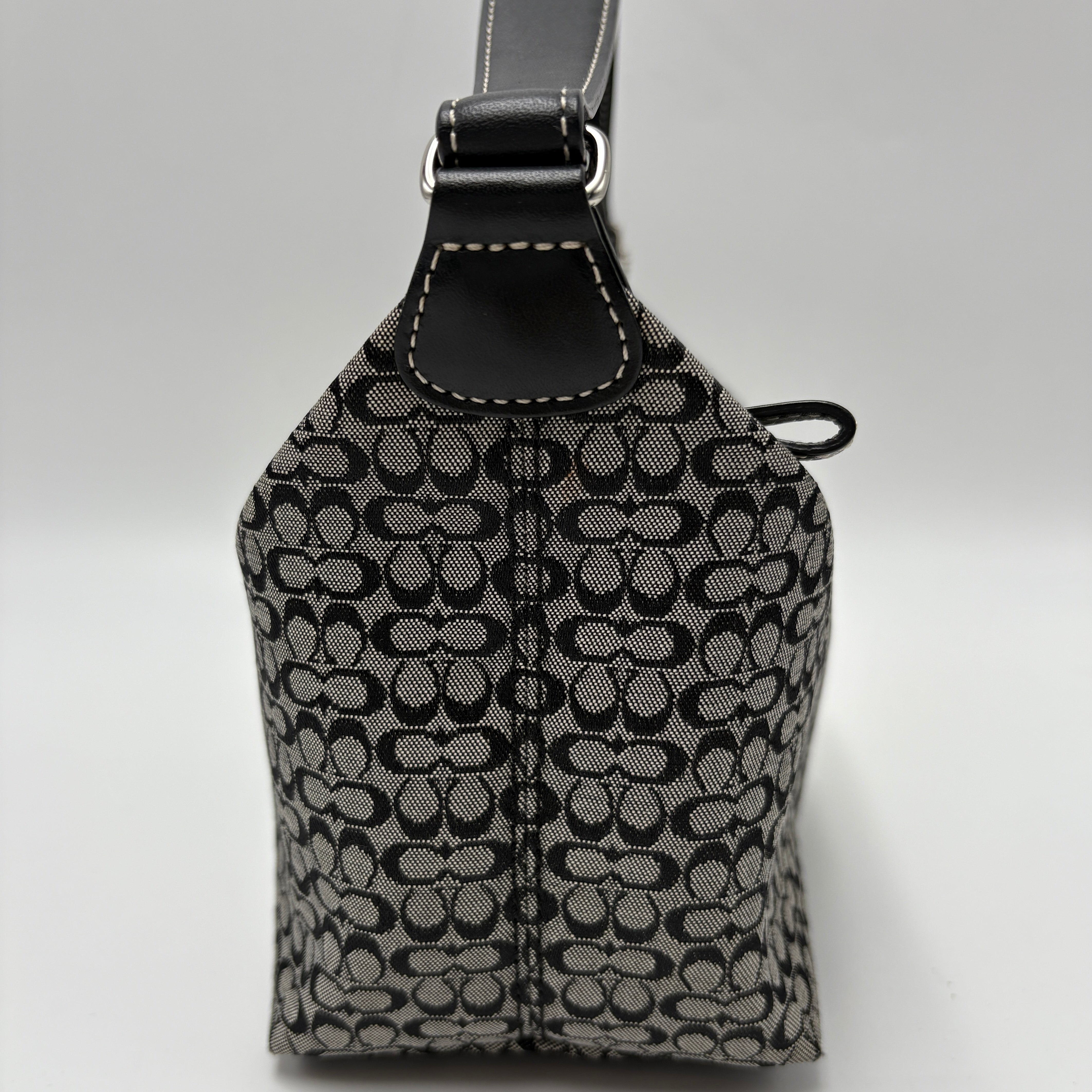 Coach Signature hand bag