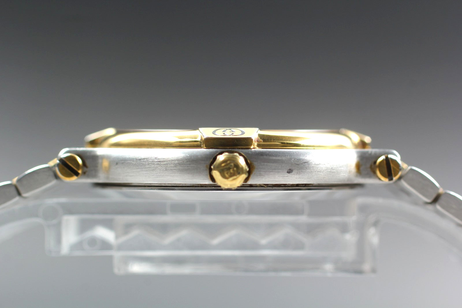 Gucci 9000M Wristwatch - Ivory, Stainless Steel