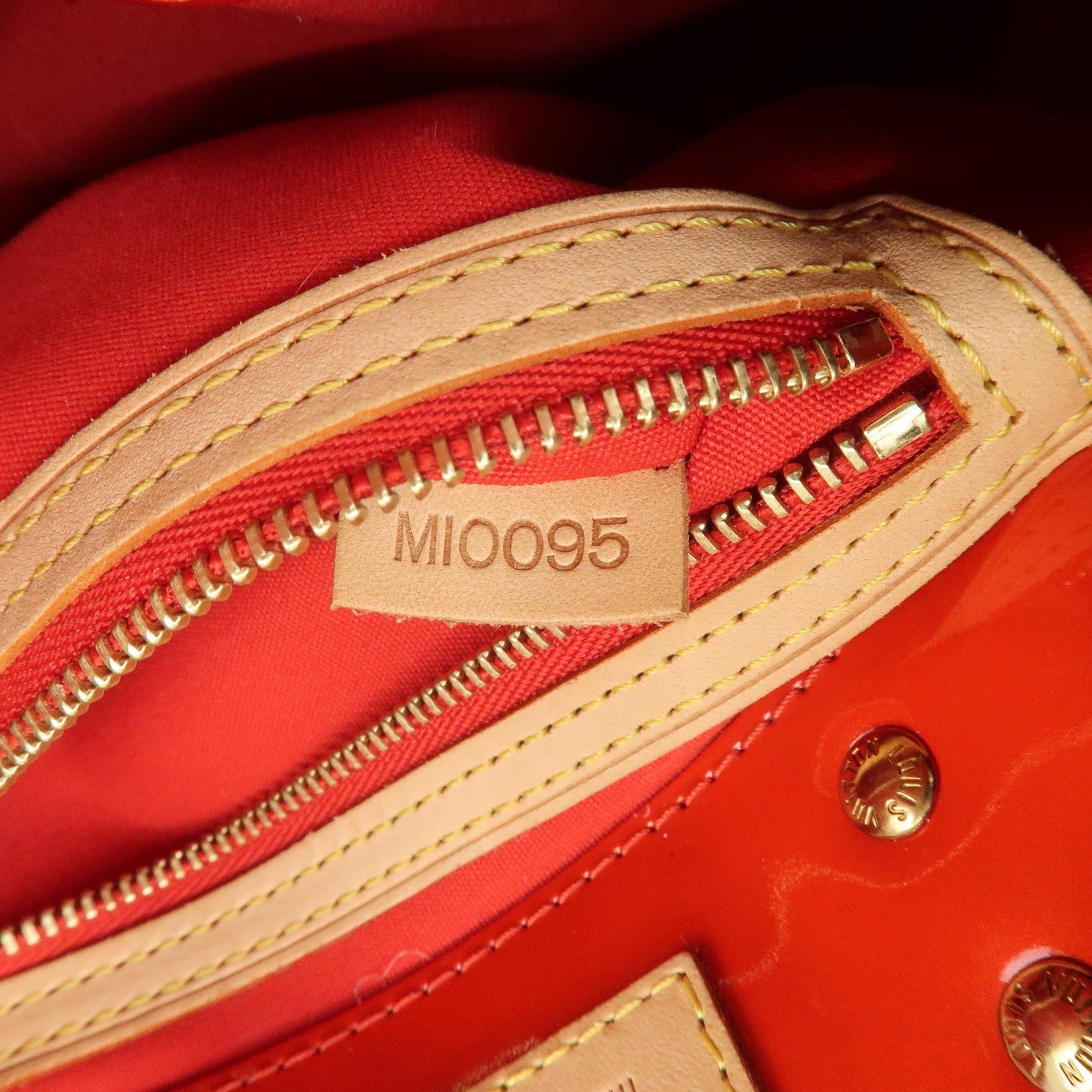 Louis Vuitton Handbag - Rouge, Vernis Leather