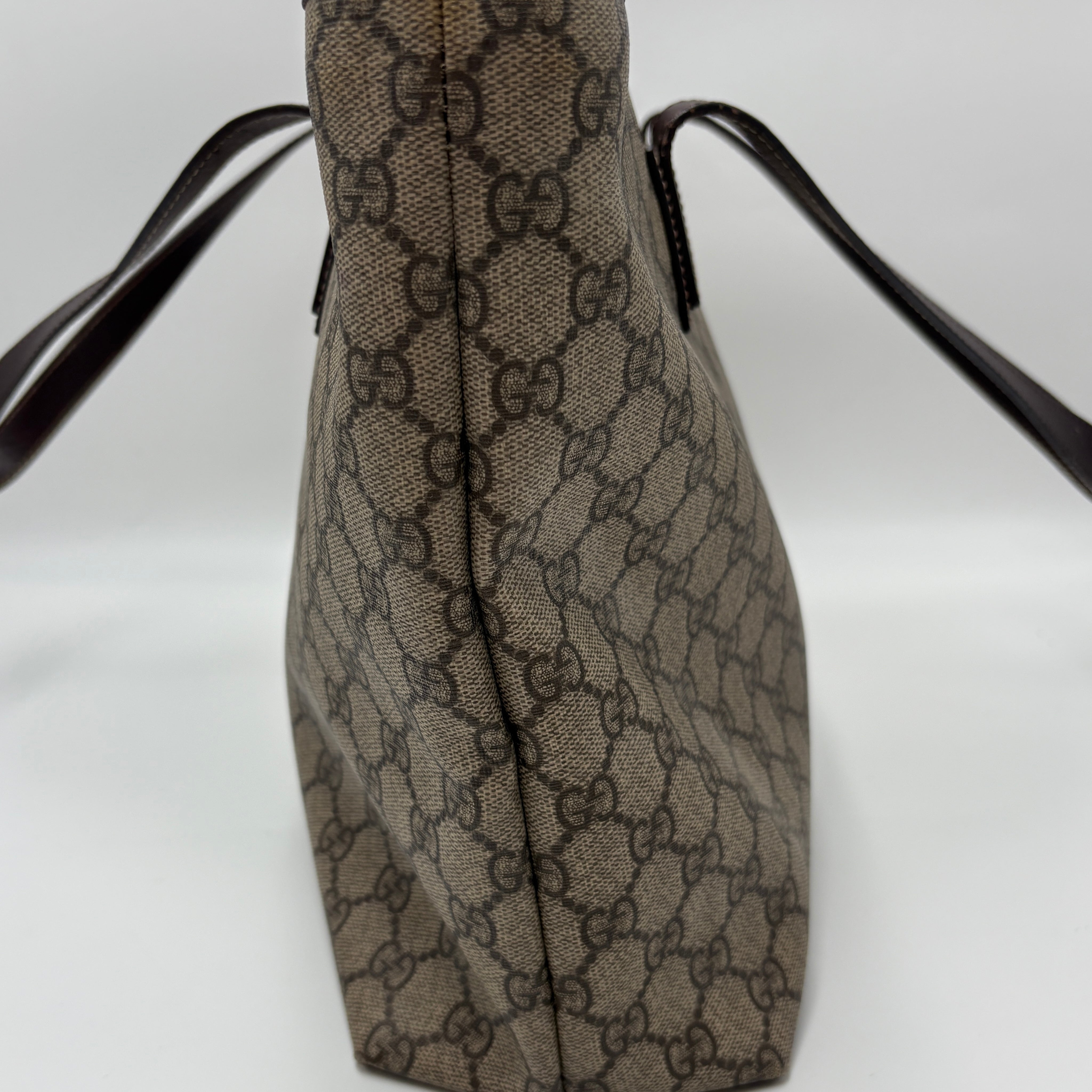 Gucci Supreme Tote bag