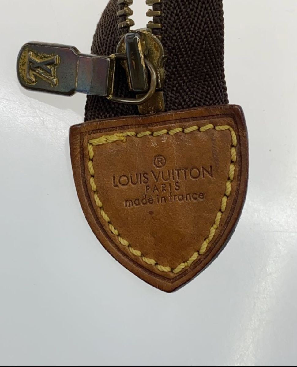 Louis Vuitton Cosmetics Clutch 26