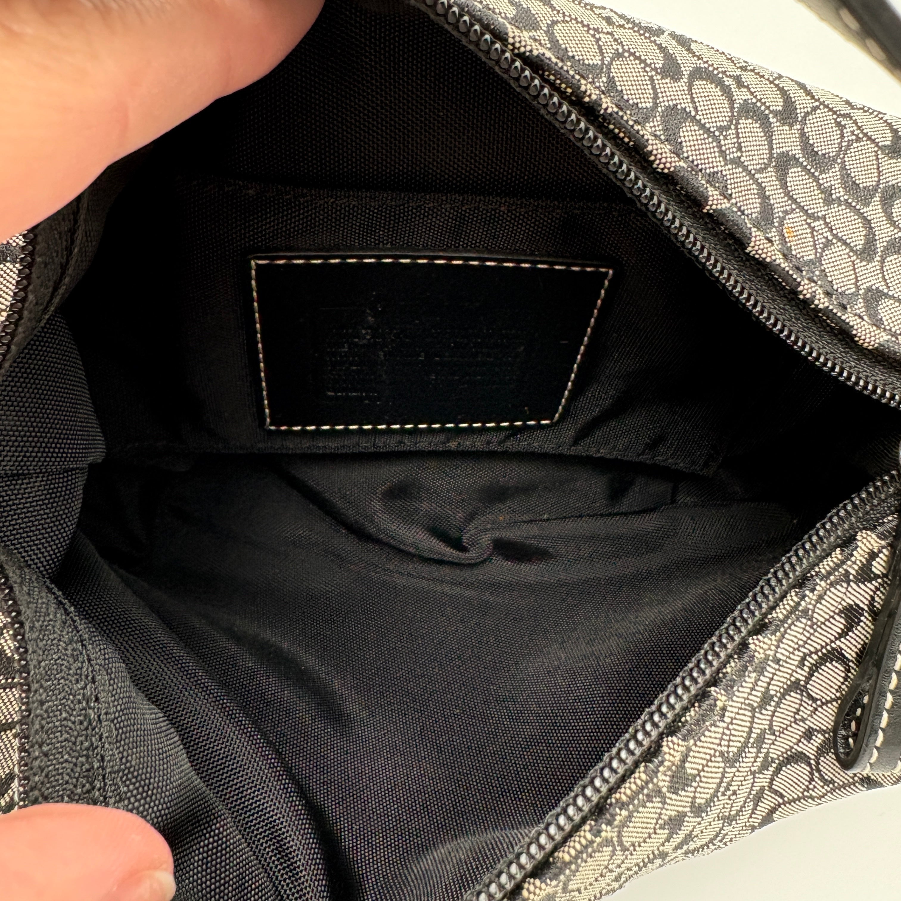 Coach Signature hand bag