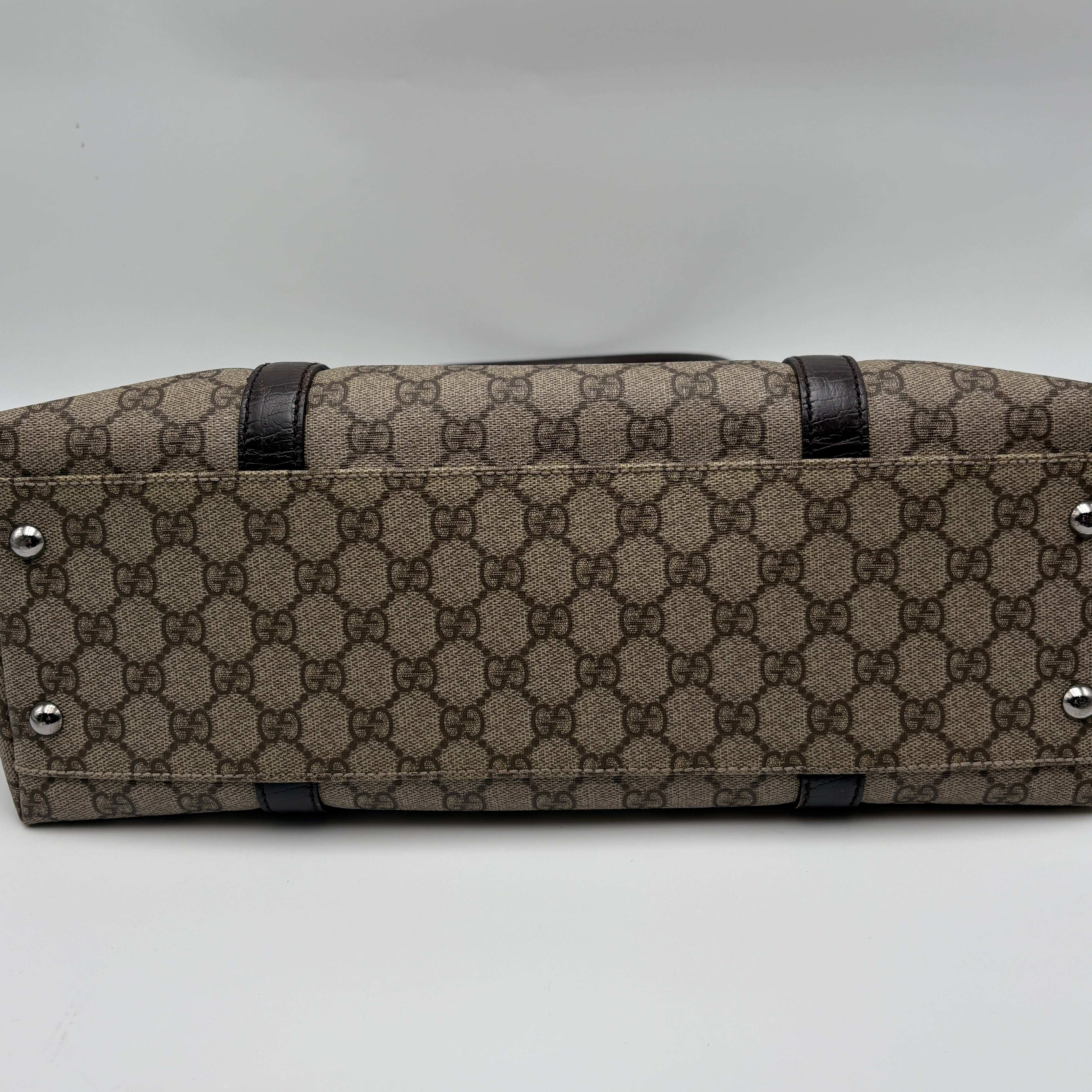 Gucci Supreme tote bag