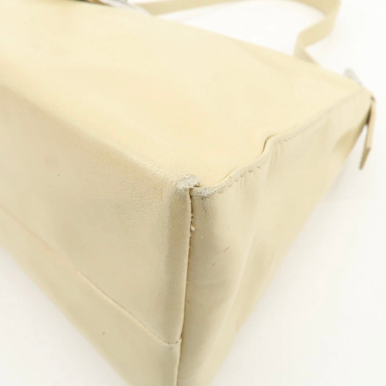 FENDI Leather Shoulder Bag Bag Beige Silver