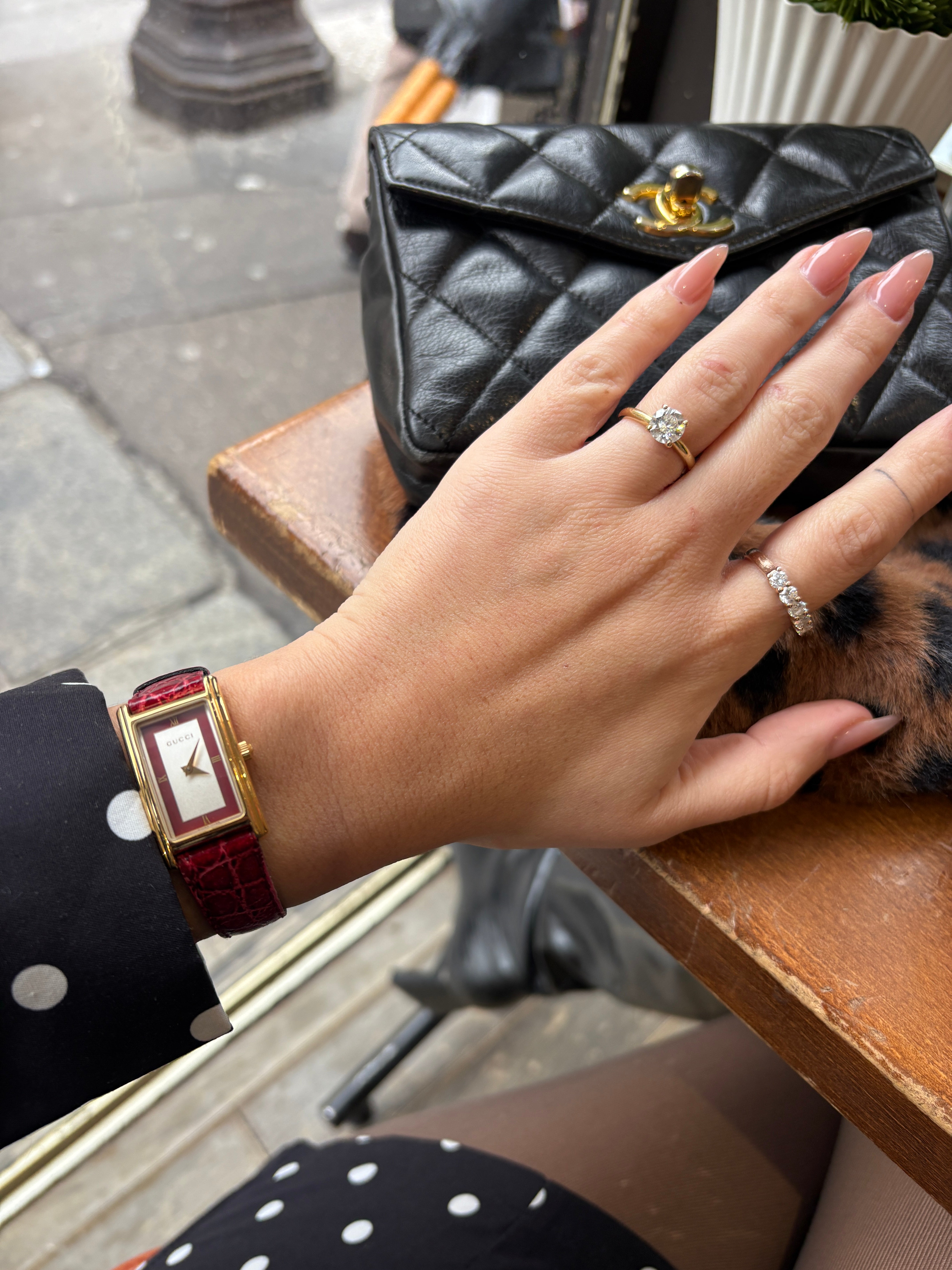 Gucci 2600L Wristwatch - Red, Leather