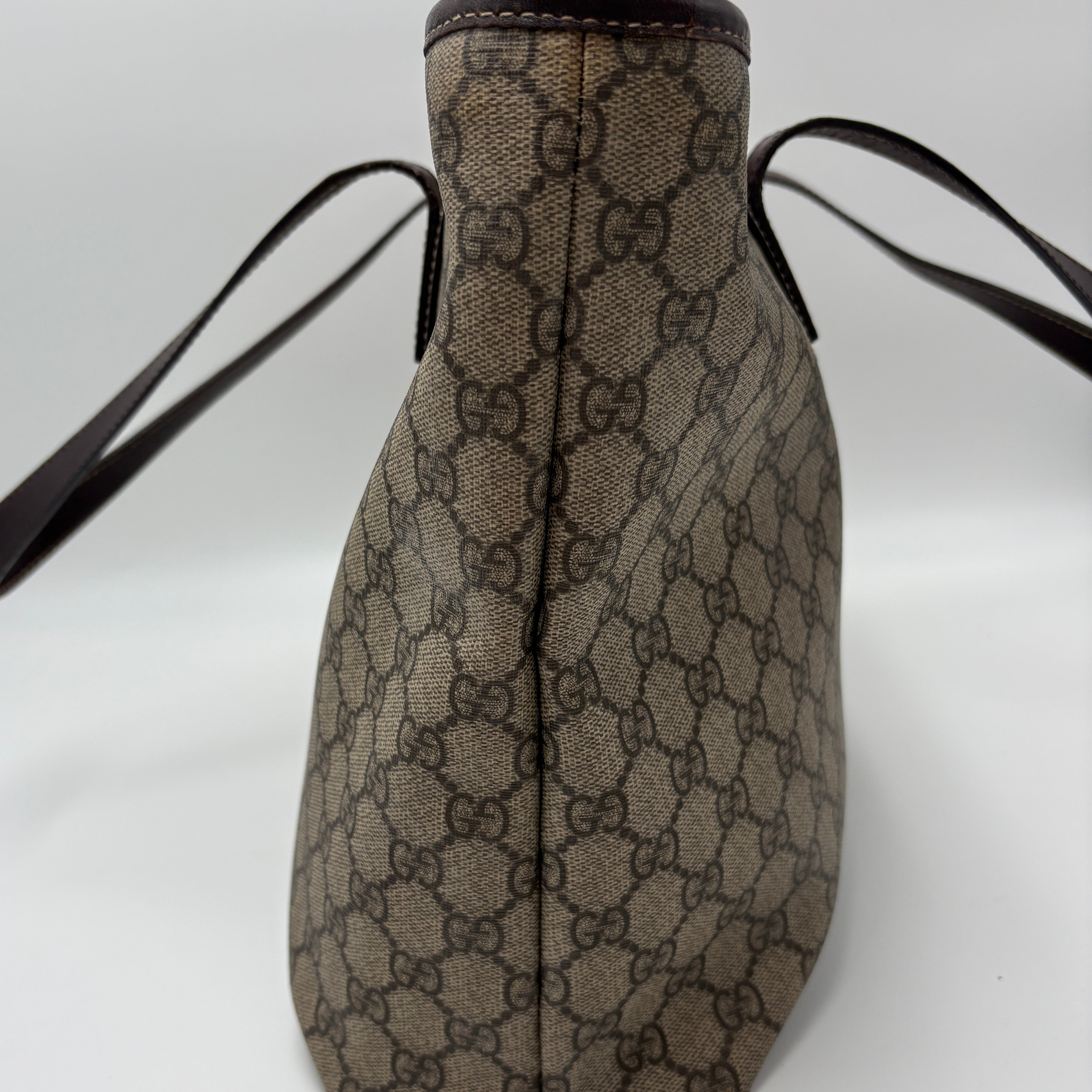 Gucci Supreme Tote bag