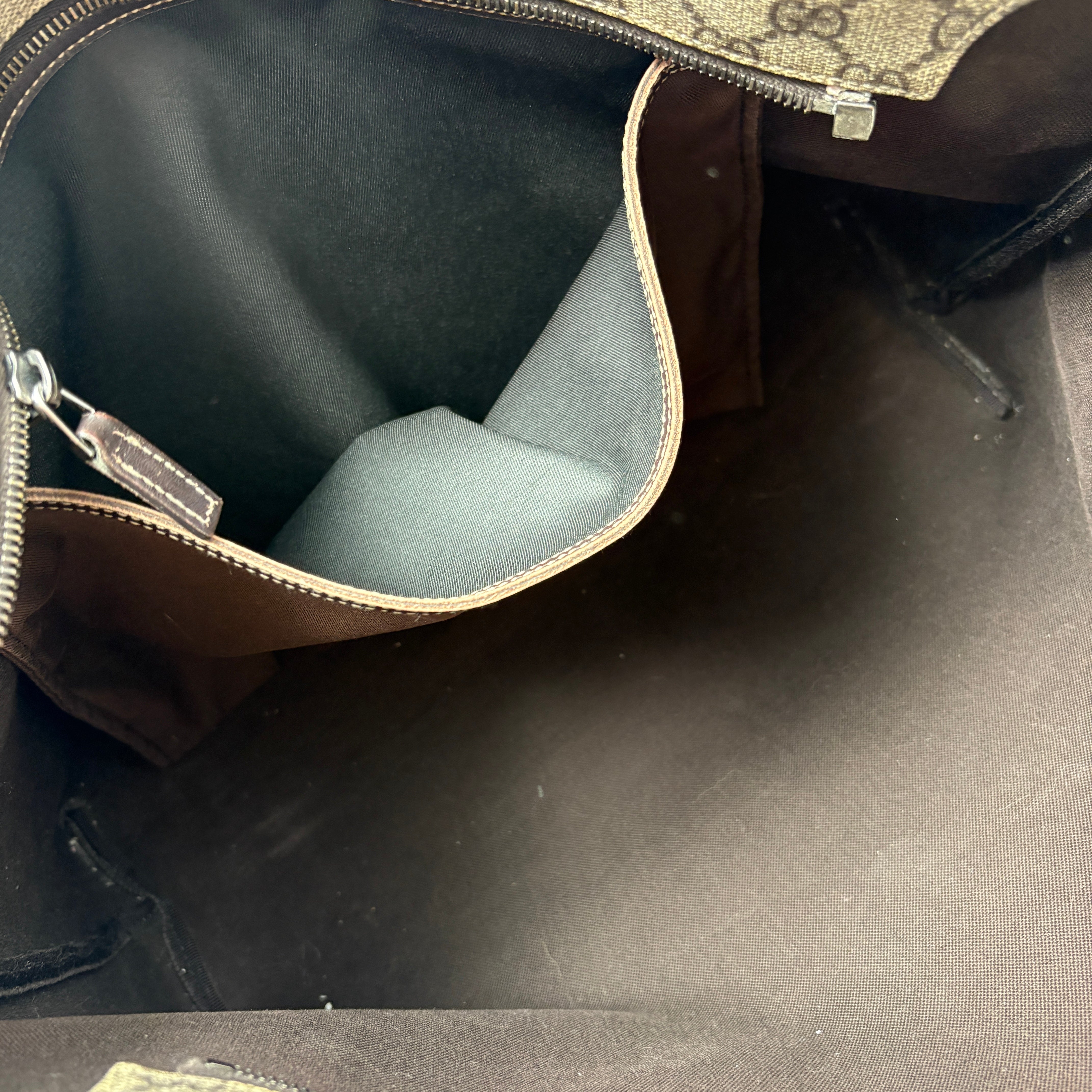 Gucci Supreme Tote bag