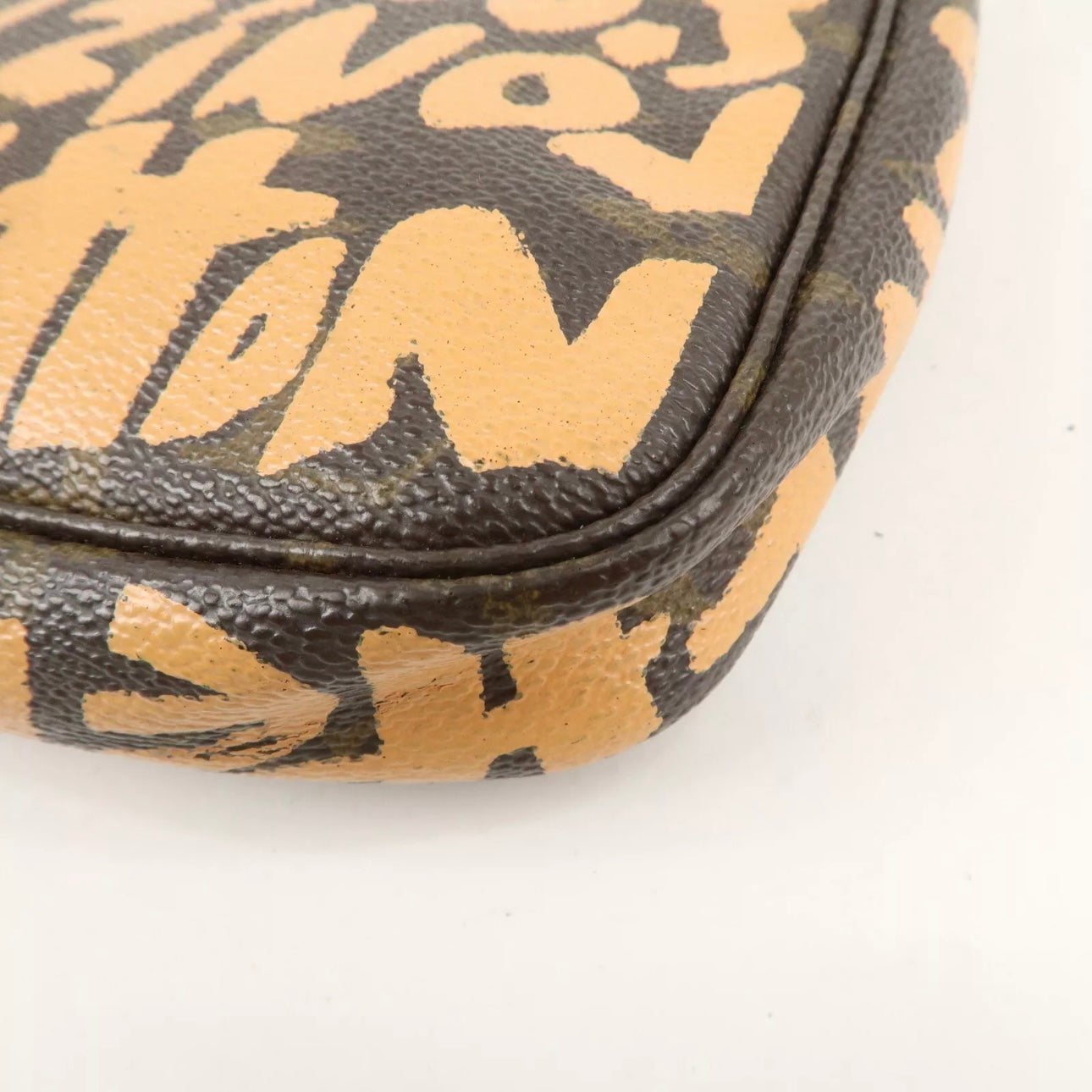 Pochette Accessories Graffiti