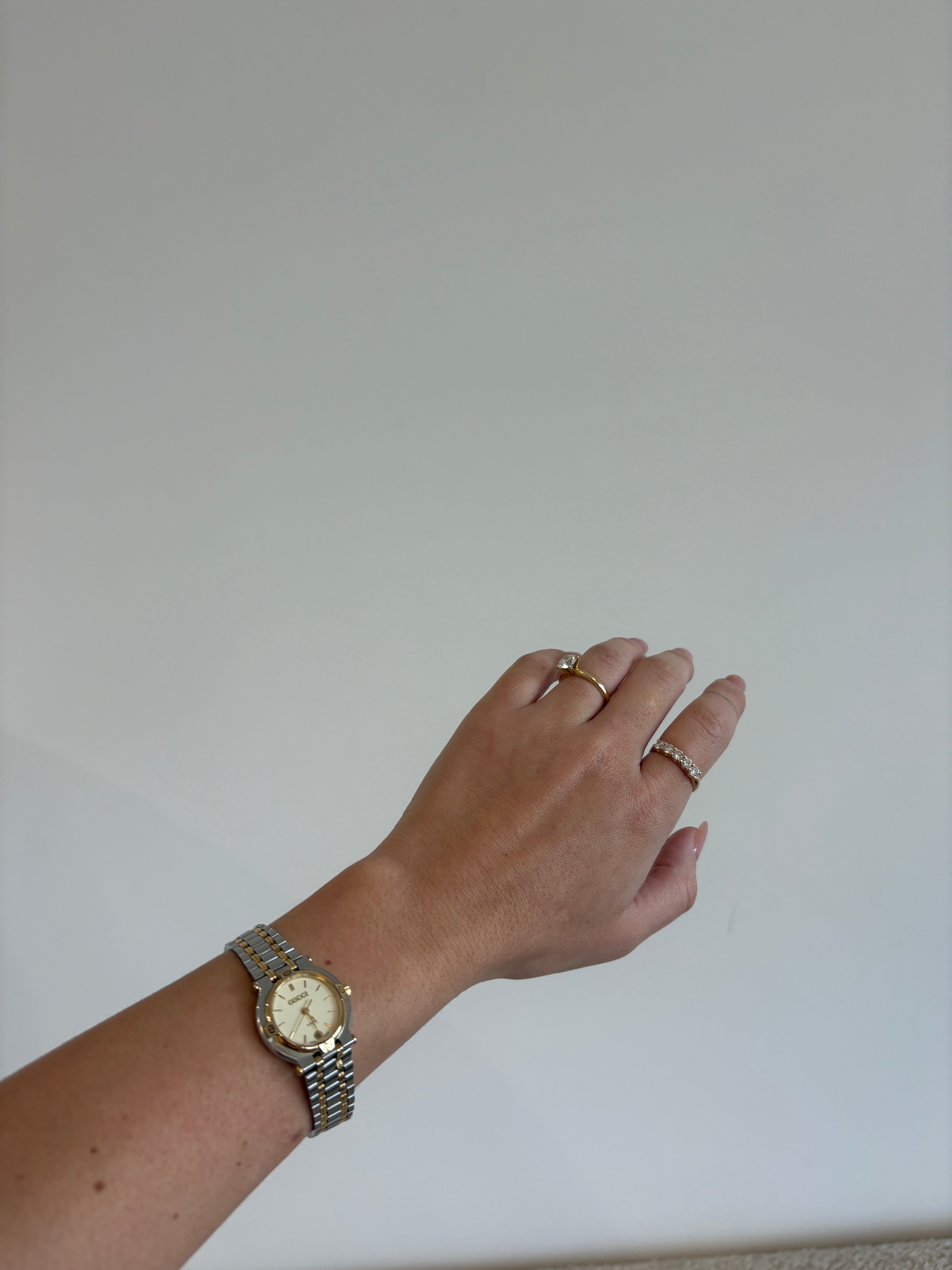 Gucci 9000M Wristwatch - Ivory, Stainless Steel