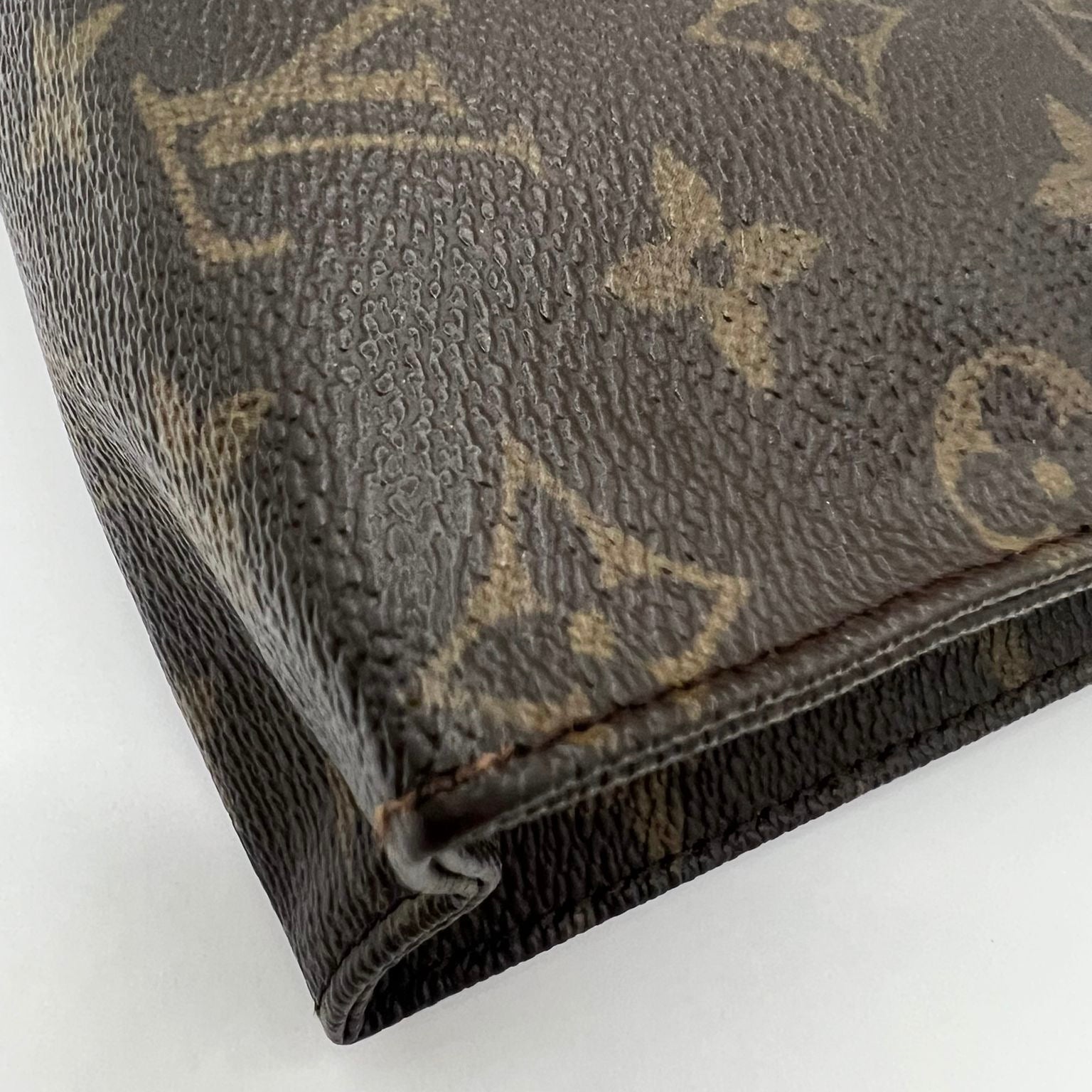 Louis Vuitton Cosmetics Clutch 26
