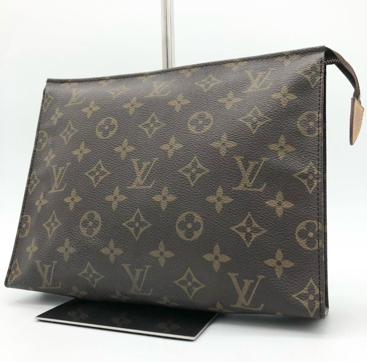 Louis Vuitton Cosmetics Clutch 26