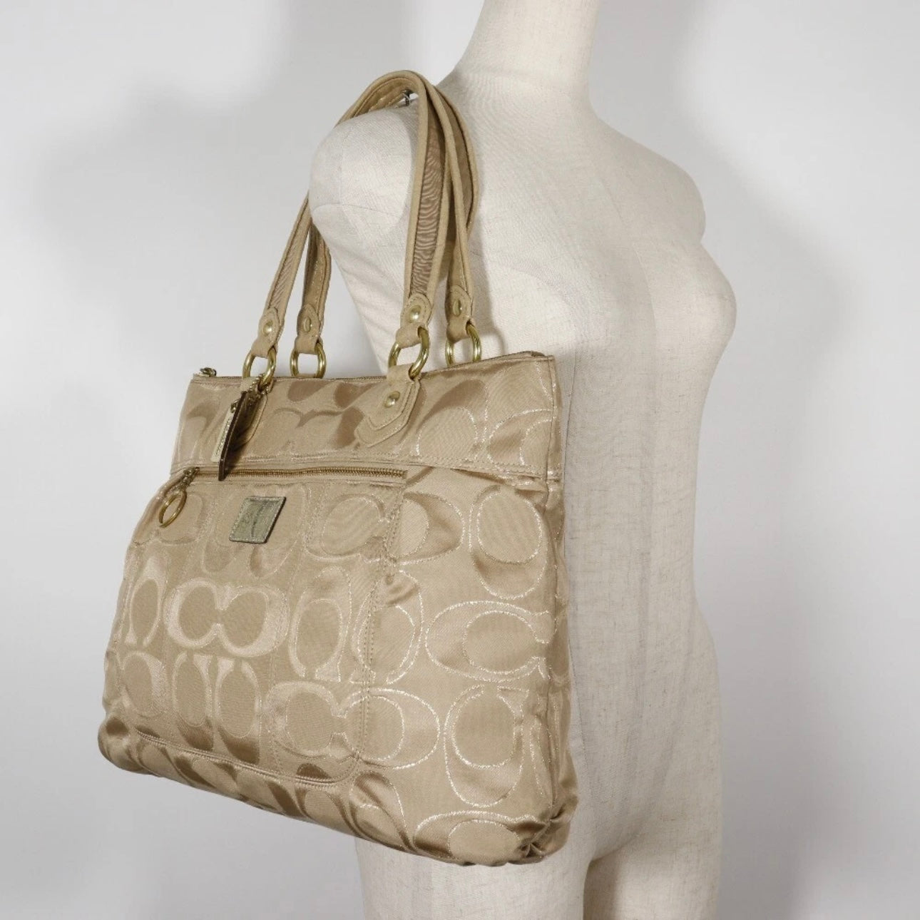 COACH Signature Tote Bag Poppy beige Satin