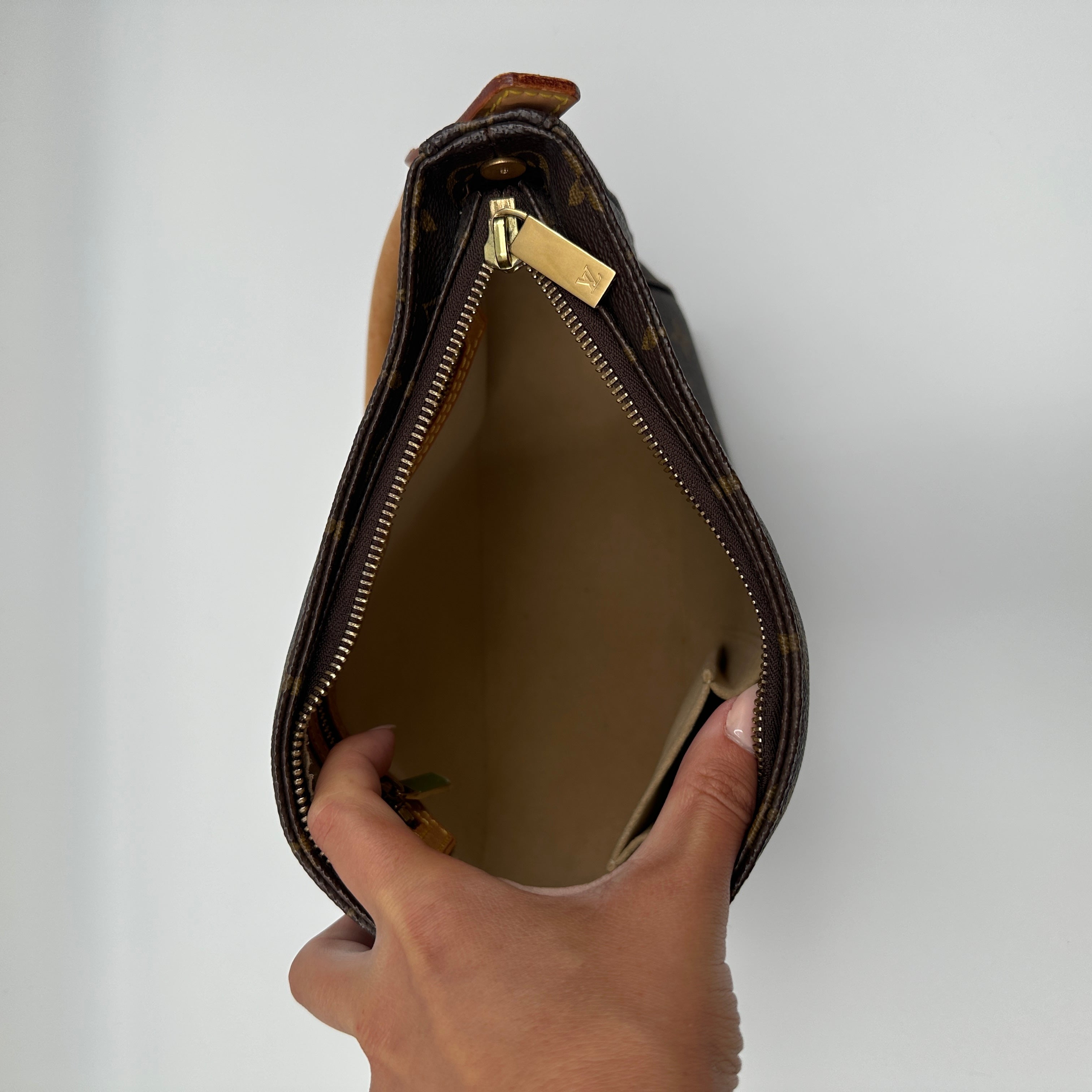 Monogram Looping MM Shoulder Bag