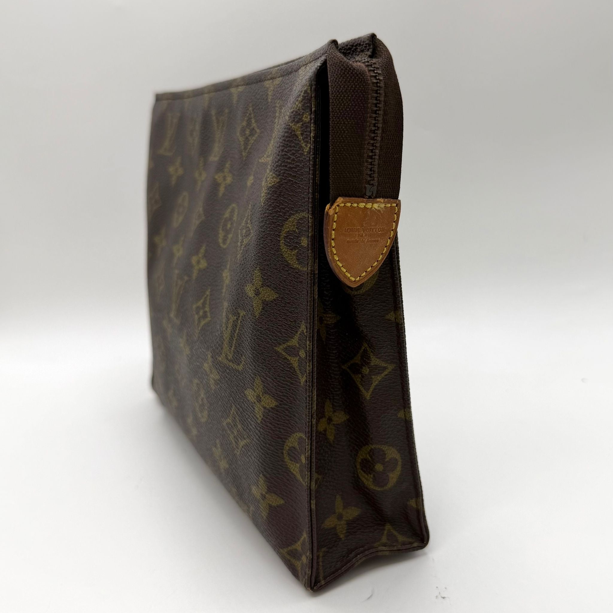 Louis Vuitton Cosmetics Clutch 26