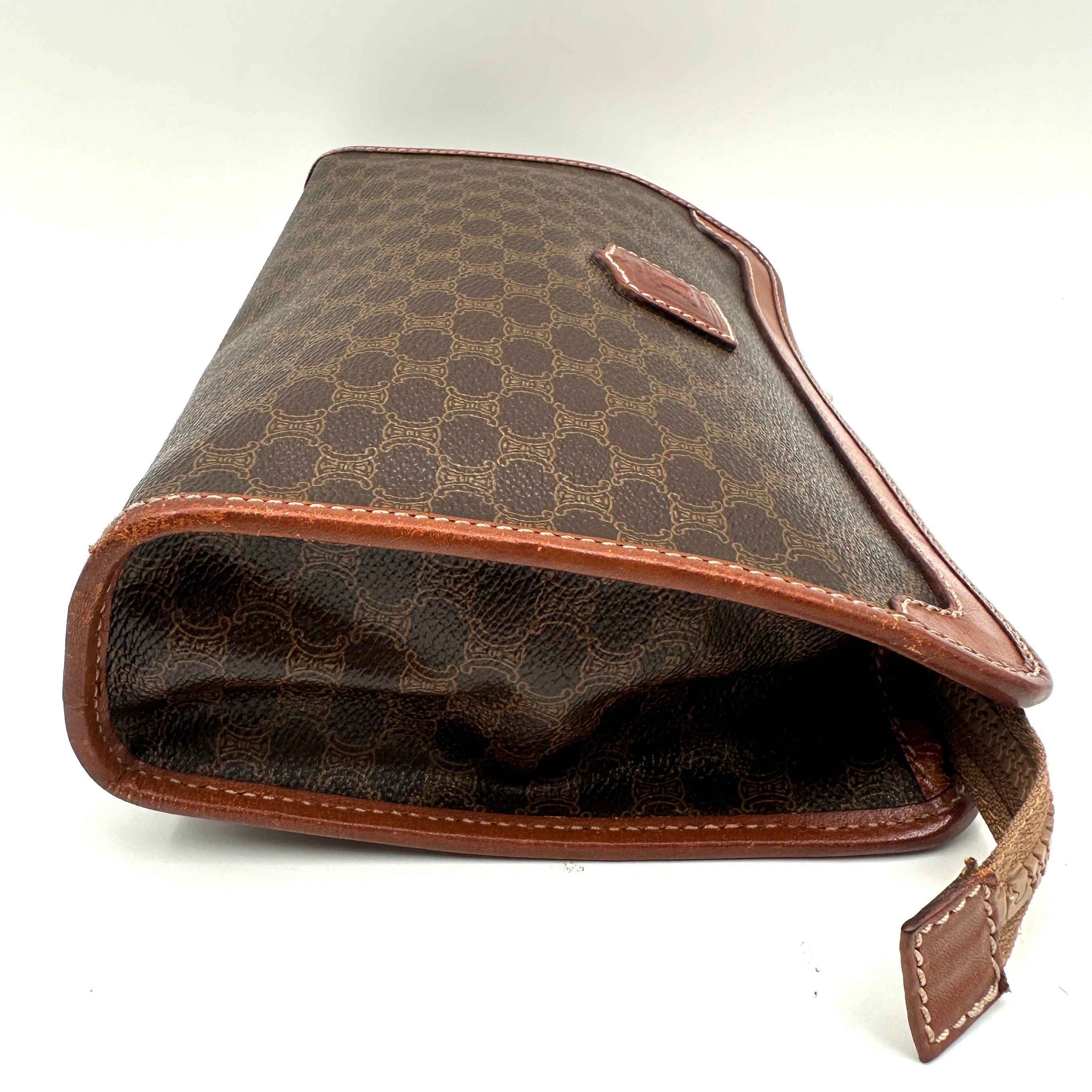 Macadam brown clutch