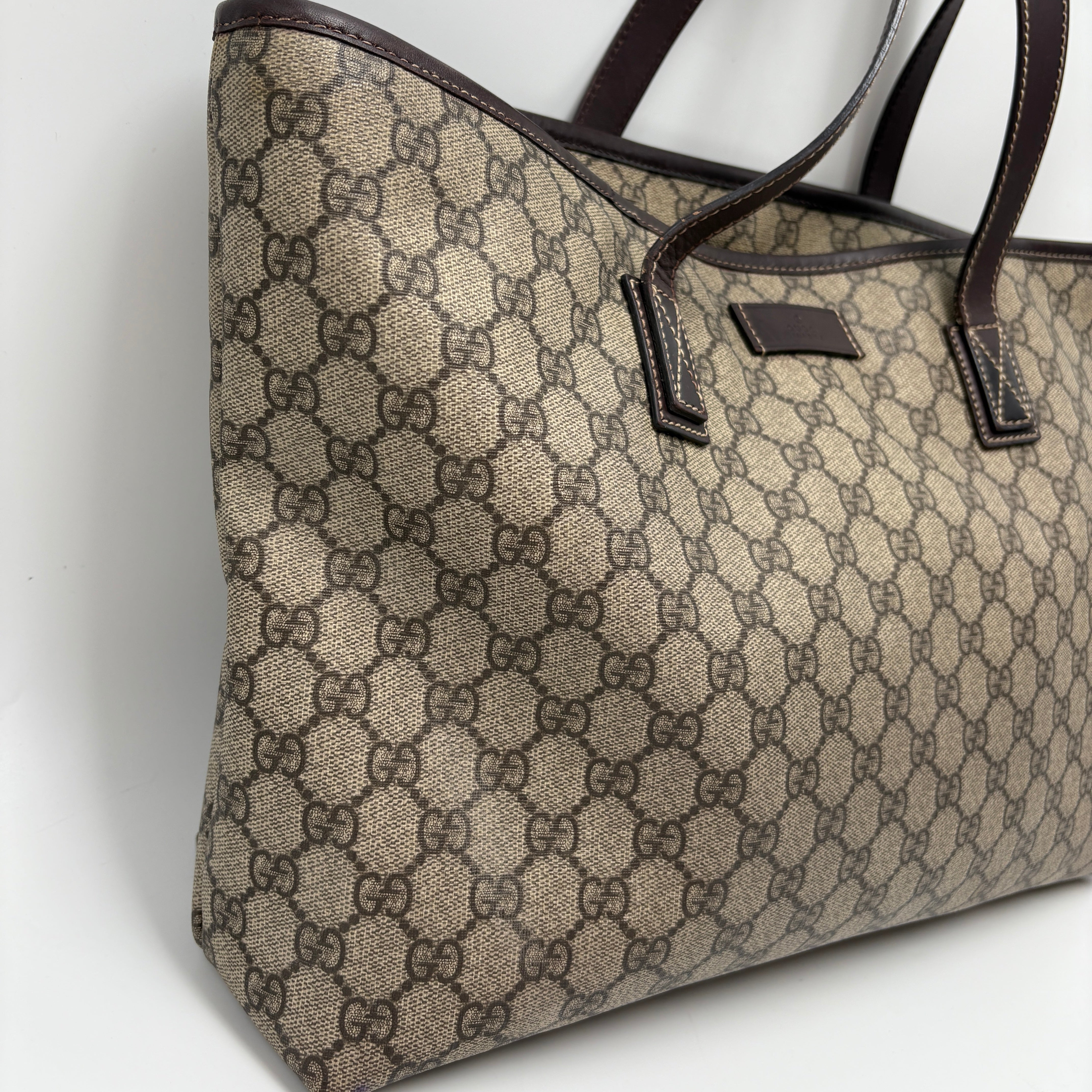 Gucci Supreme Tote bag