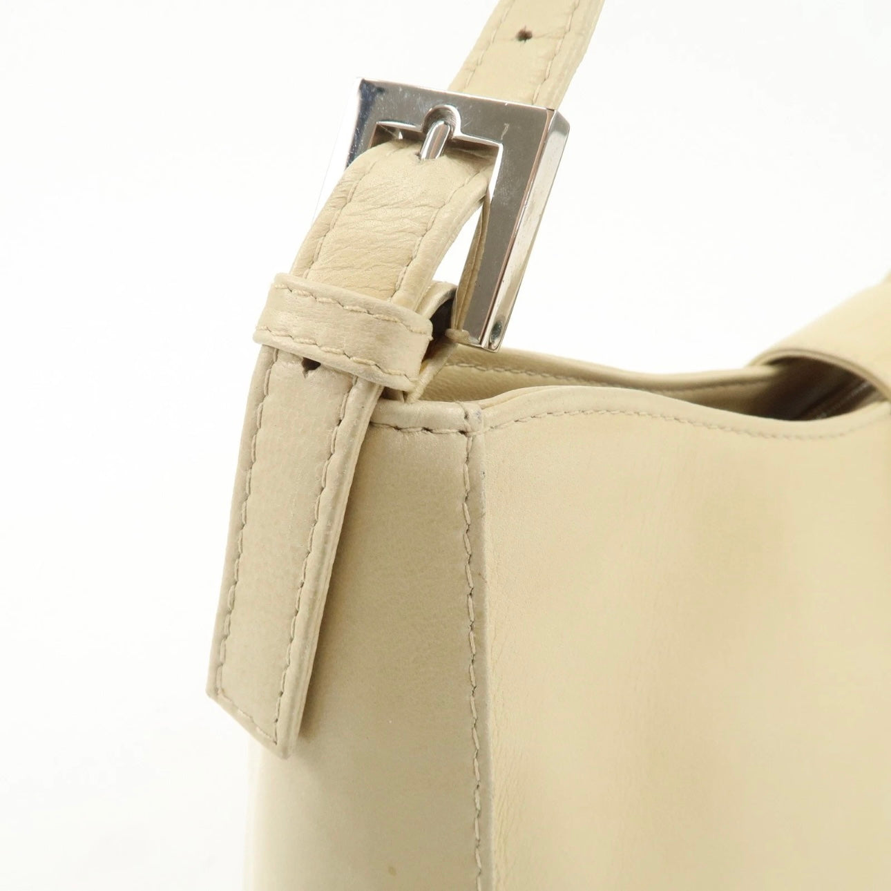 FENDI Leather Shoulder Bag Bag Beige Silver