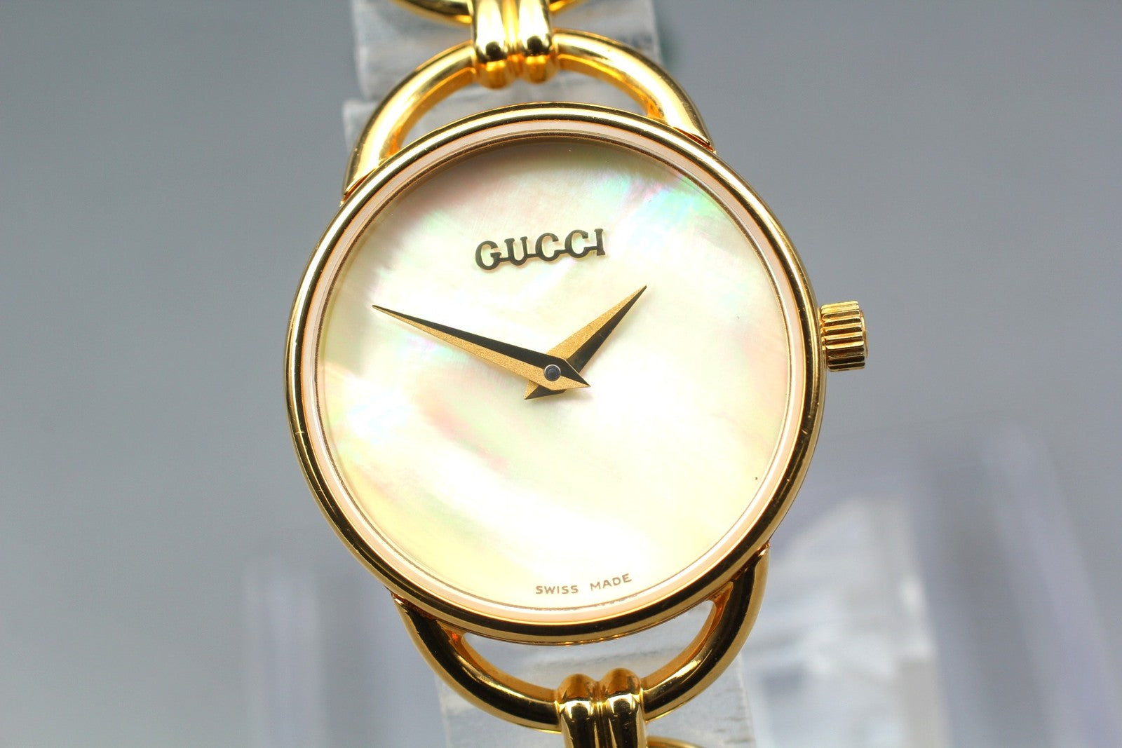 Gucci 6000.2.L Wristwatch - Gold, Stainless Steel