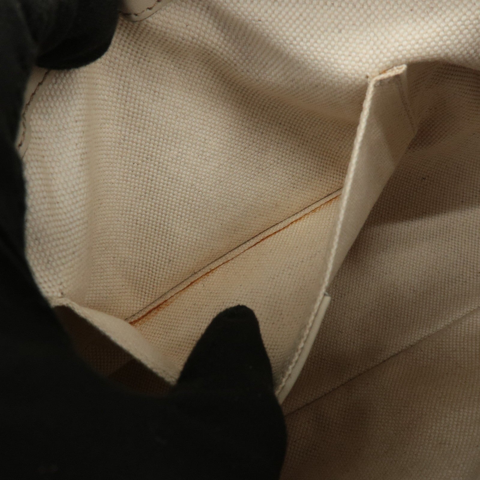 Gucci Hand Bag - Ivory, Leather