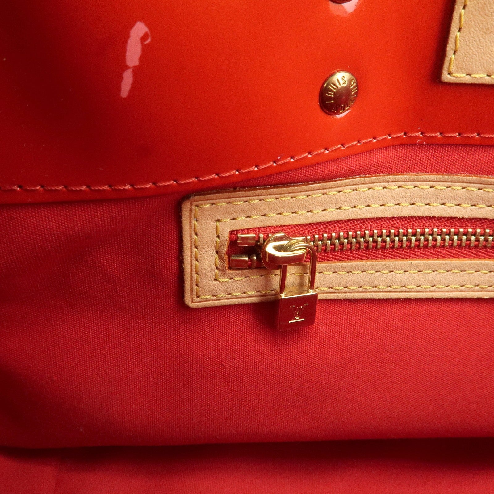 Louis Vuitton Handbag - Rouge, Vernis Leather