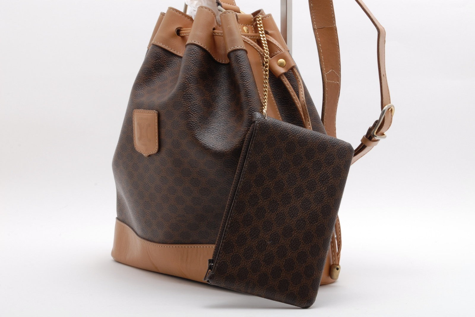 Celine Macadam Drawstring Bucket Shoulder Bag - Brown, PVC Leather מגיע עם הארנק!