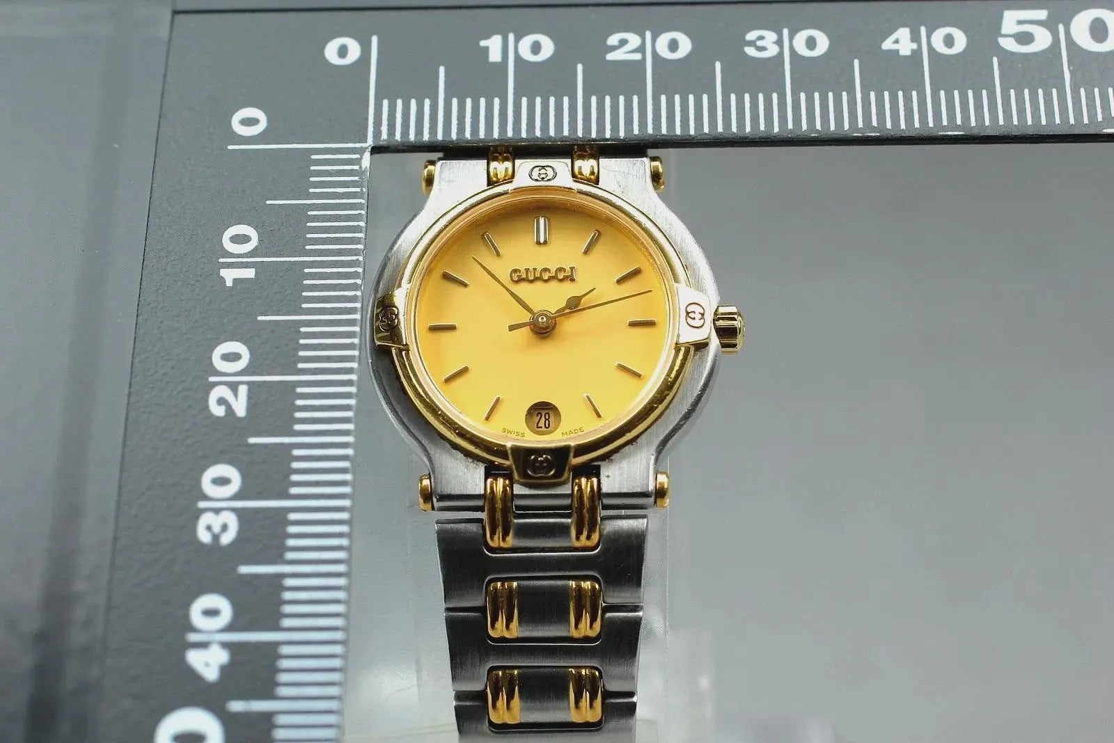 Gucci 9000L Wristwatch - Gold, Stainless Steel