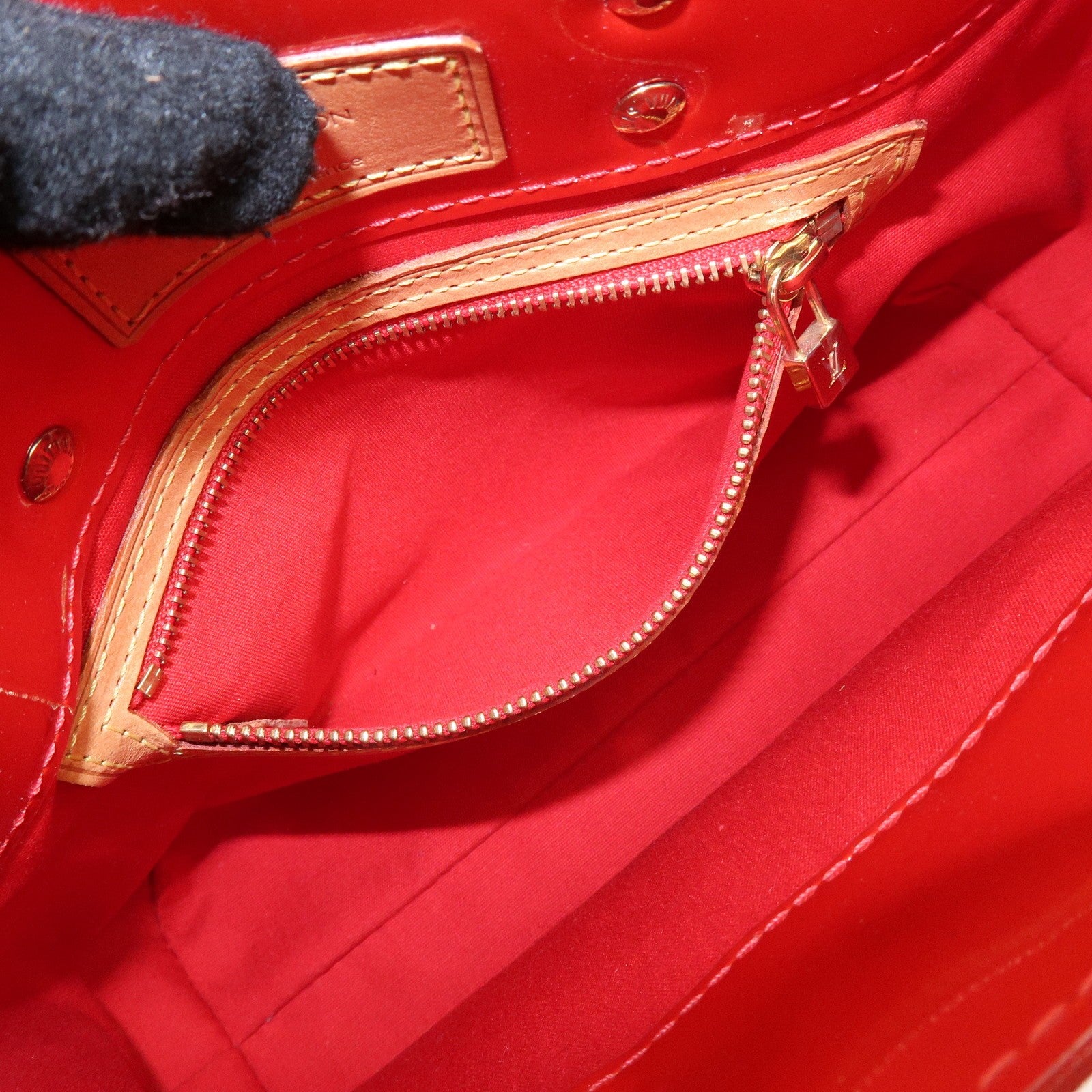 Louis Vuitton Monogram Vernis Lead PM Hand Bag - Rouge, Vernis Leather