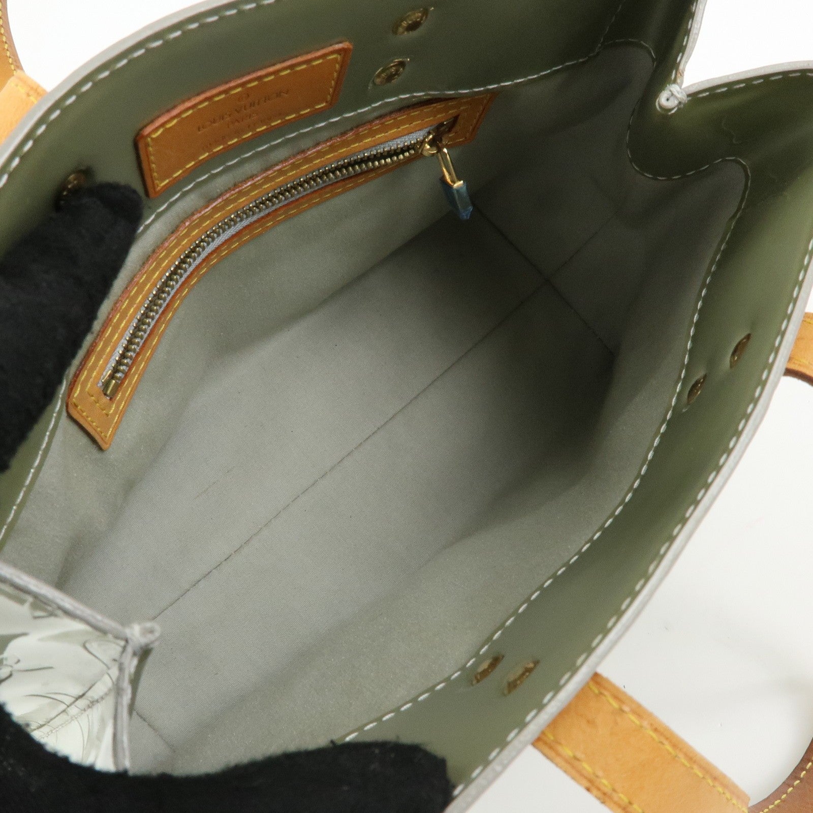 Louis Vuitton M91145 Hand Bag - Gris, Vernis Leather