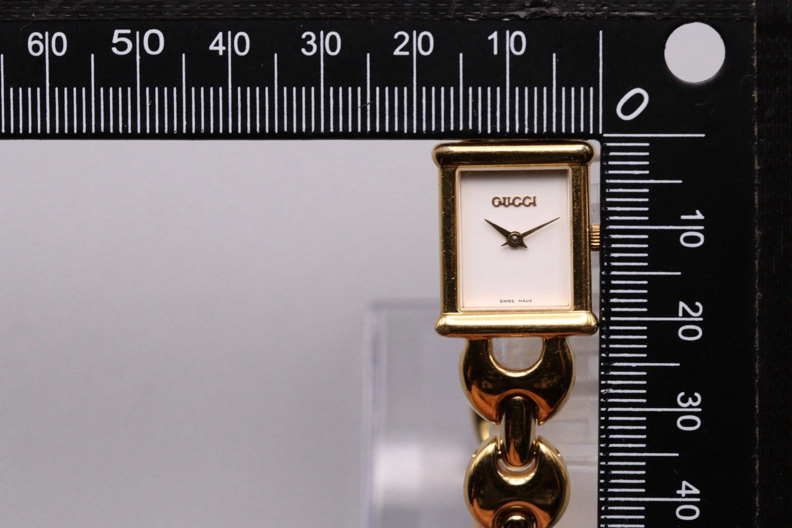 Gucci 1800L Watch - Gold, Stainless Steel