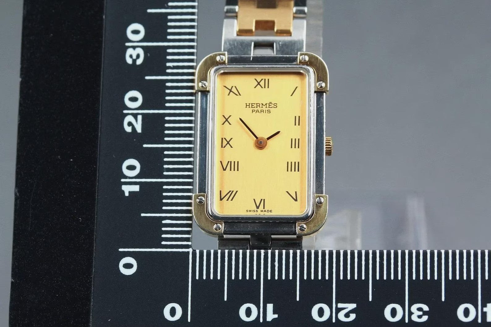 Hermès Croisiere CR1.240 Watch - Gold, Stainless Steel