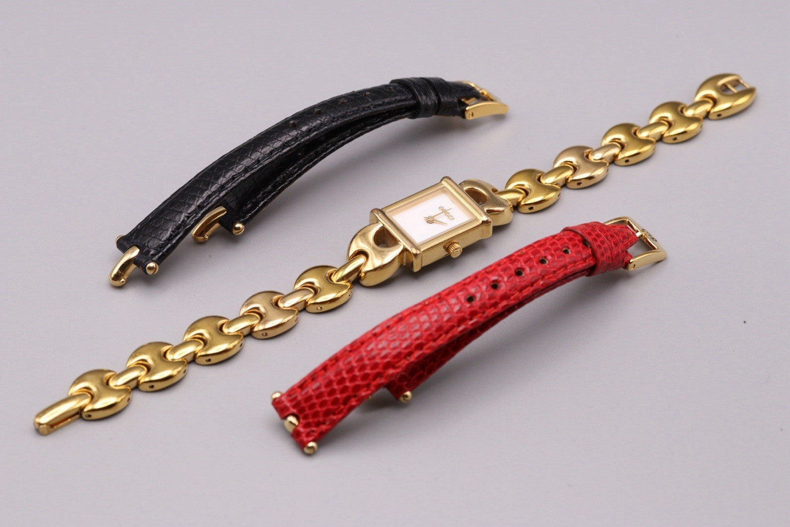 Gucci 1800L Wristwatch - Gold, Stainless Steel- מגיע עם הקופסה והרצועות!