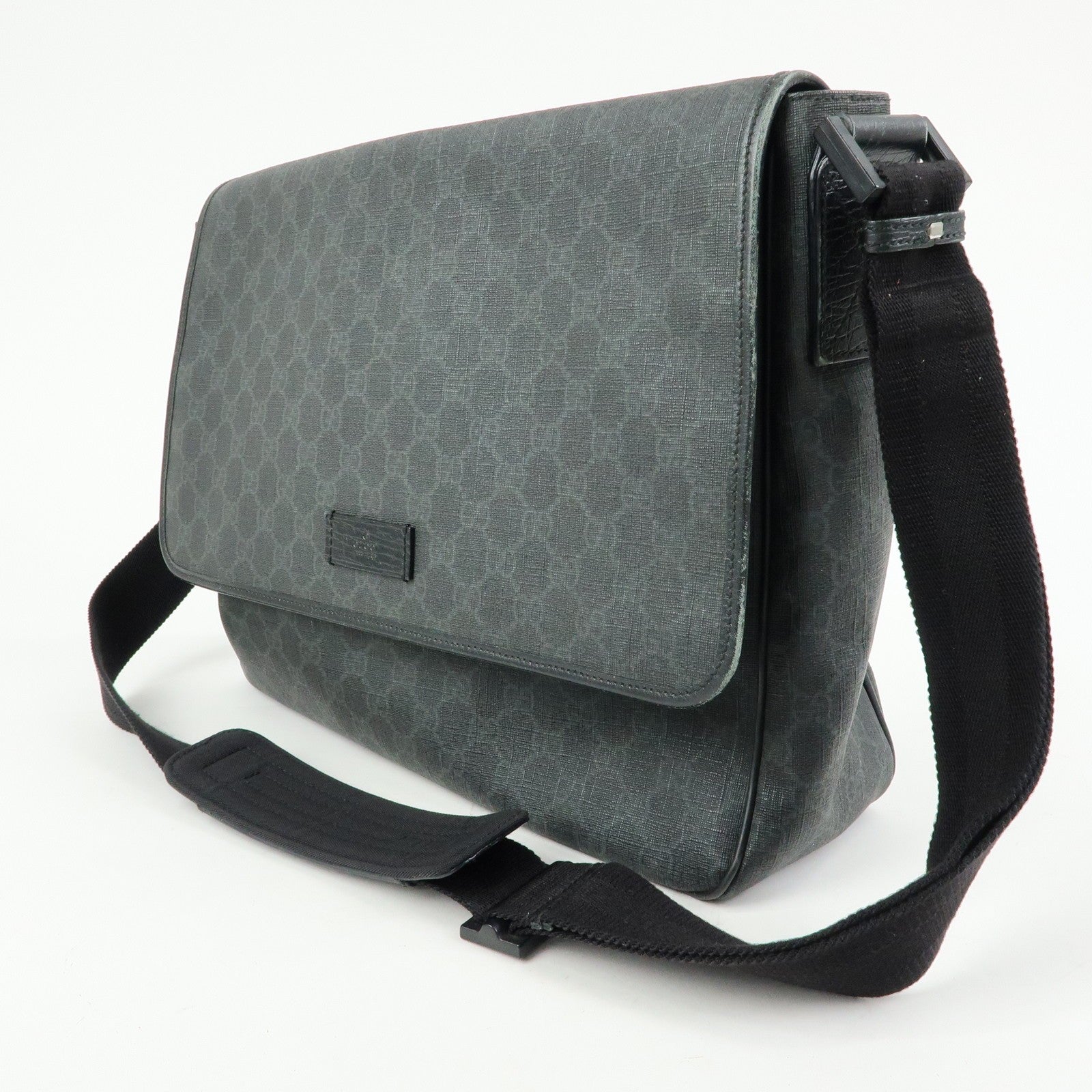 GUCCI GG Supreme Leather Shoulder Bag Crossbody Bag Black