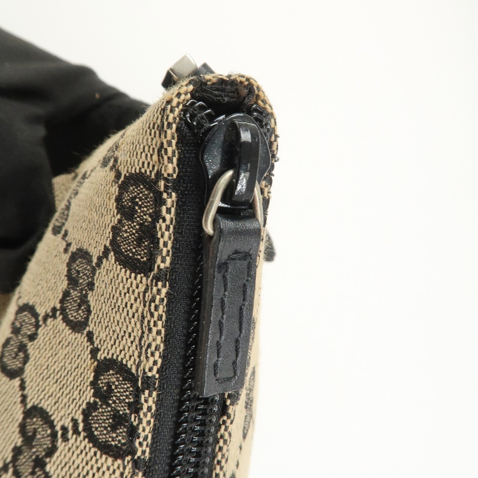 Gucci Boat Hand Bag - Beige, Canvas