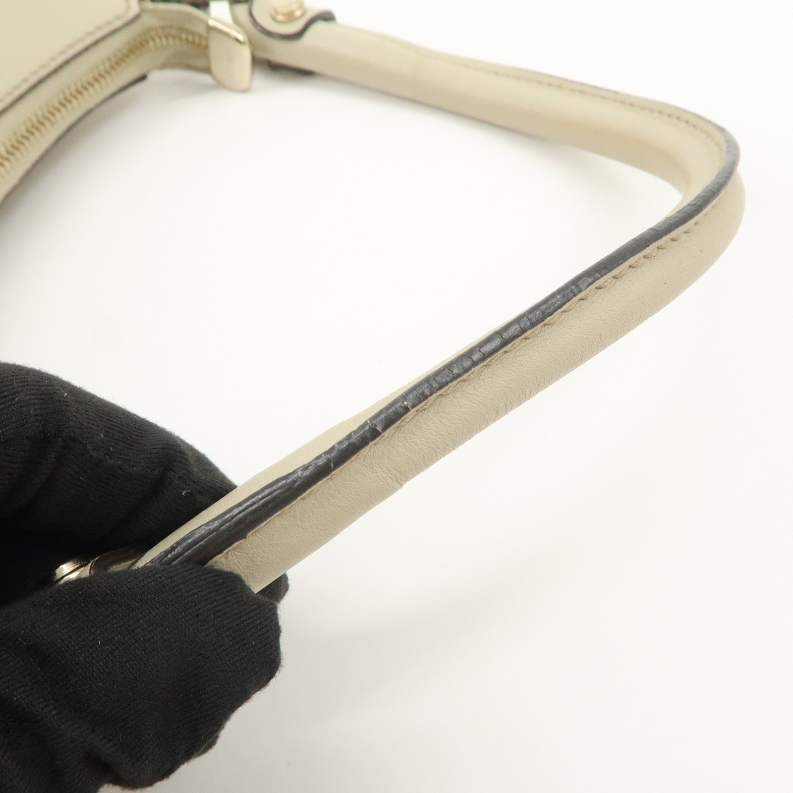 Gucci Shoulder Bag - Ivory, Leather