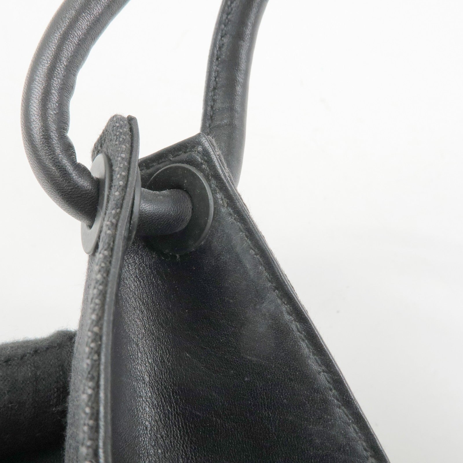Gucci Shoulder Bag - Black, Leather