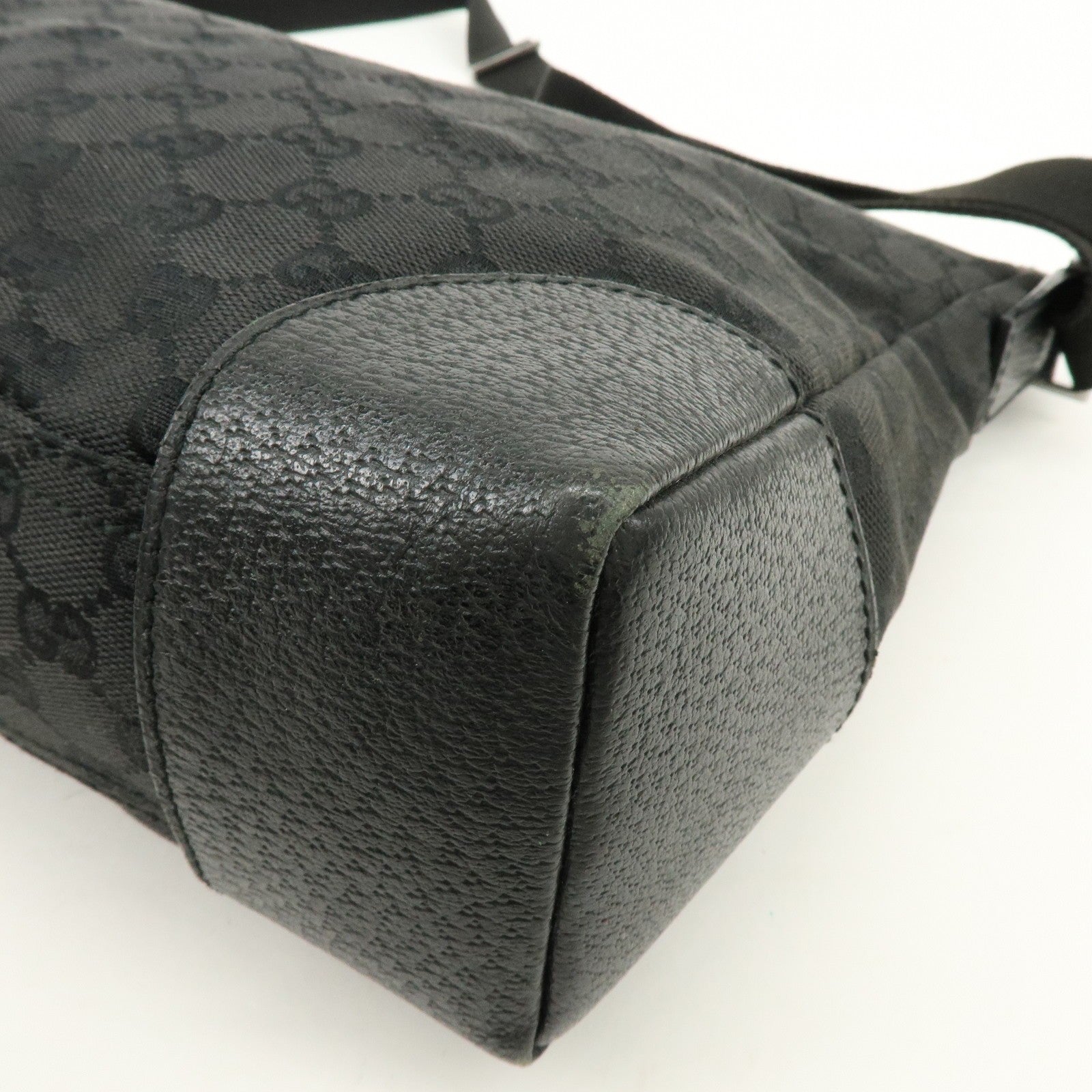 Gucci 110054 Shoulder Bag - Black, GG Canvas, Leather