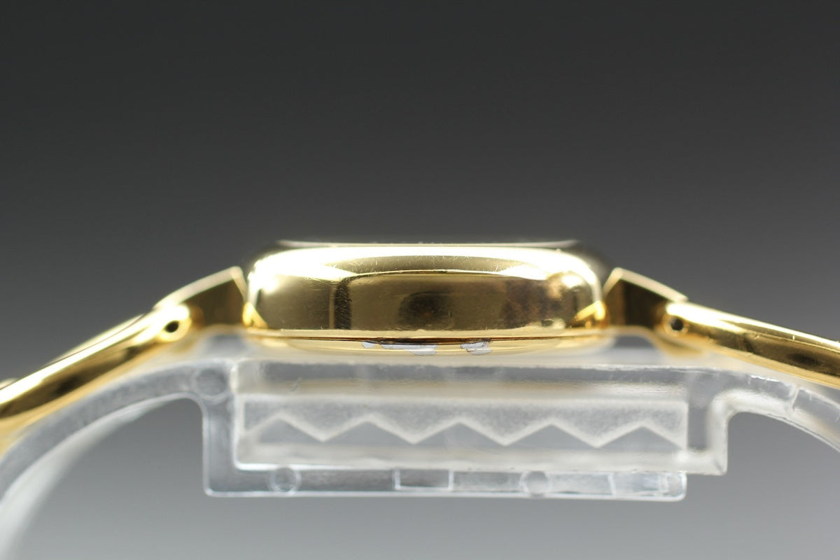 Gucci 1600 Wristwatch - Gold, Stainless Steel