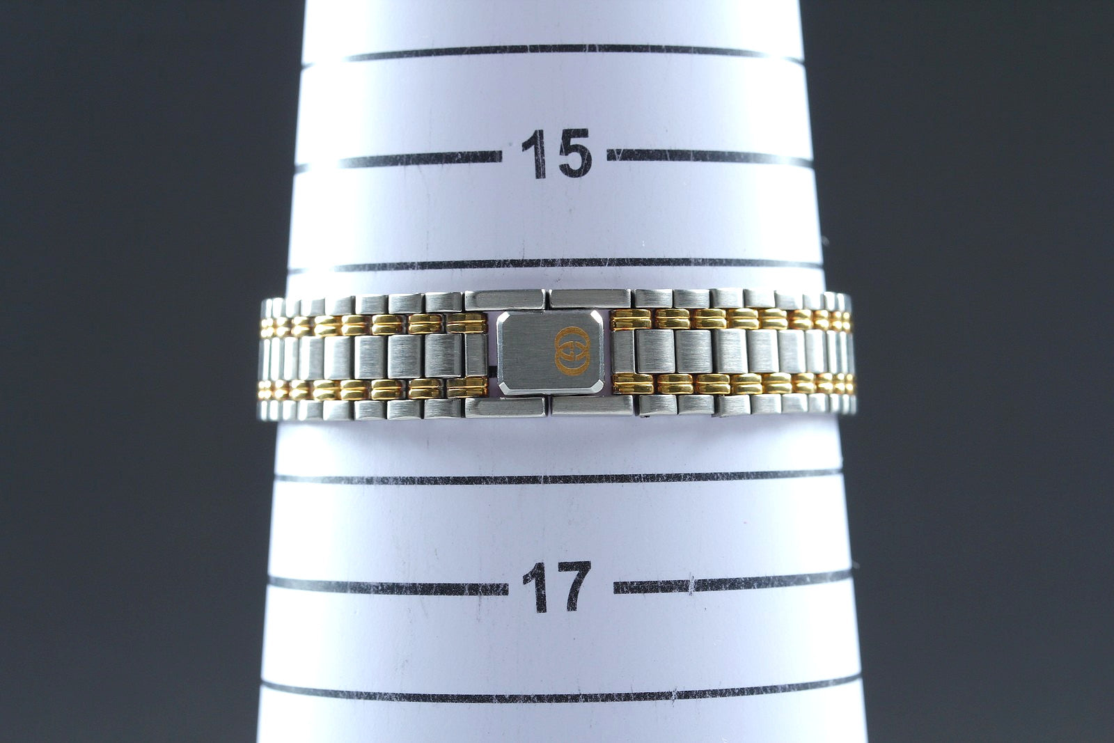 Gucci 9000L Wristwatch - White, Stainless Steel