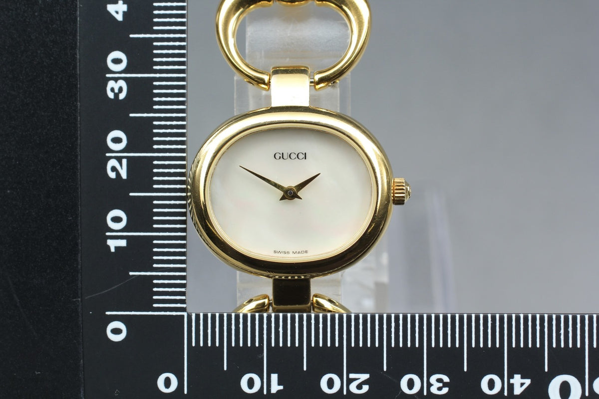 Gucci 1600 Wristwatch - Gold, Stainless Steel