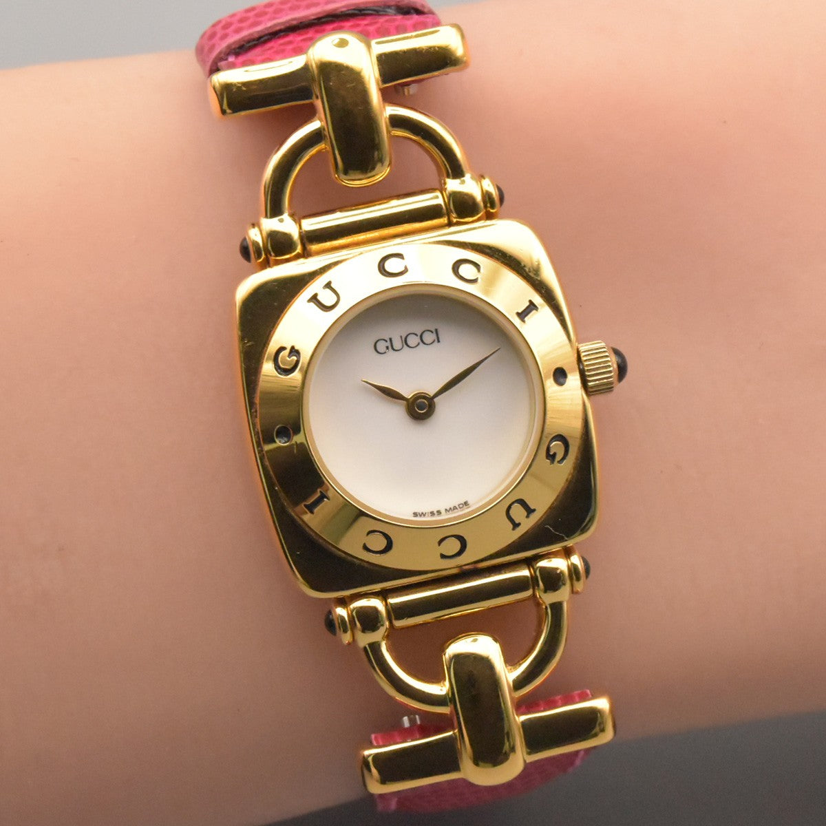Gucci 6300L Wristwatch - White, Gold-Plated Base Metal