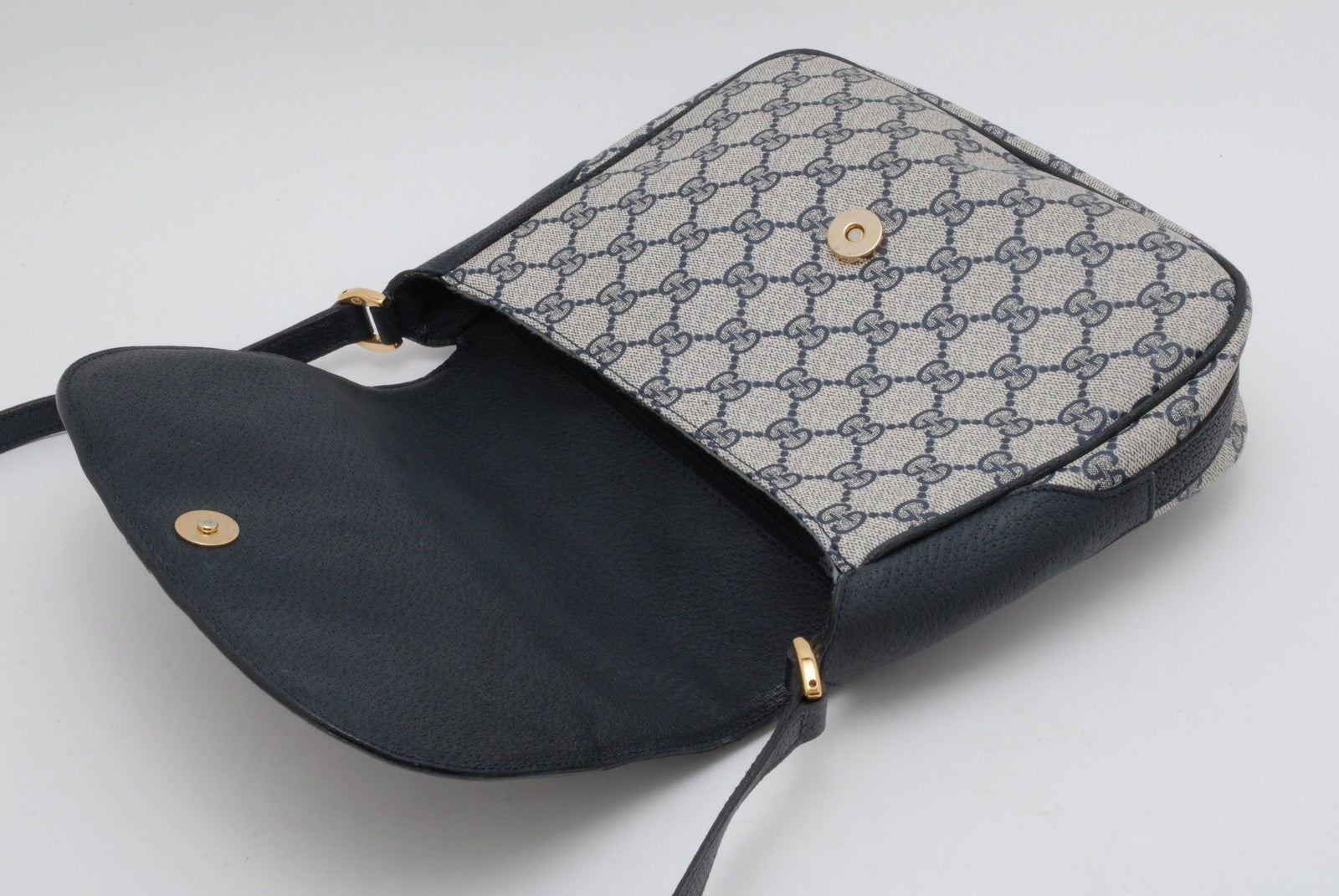 Gucci GG Supreme Shoulder Bag - Navy Blue, Canvas