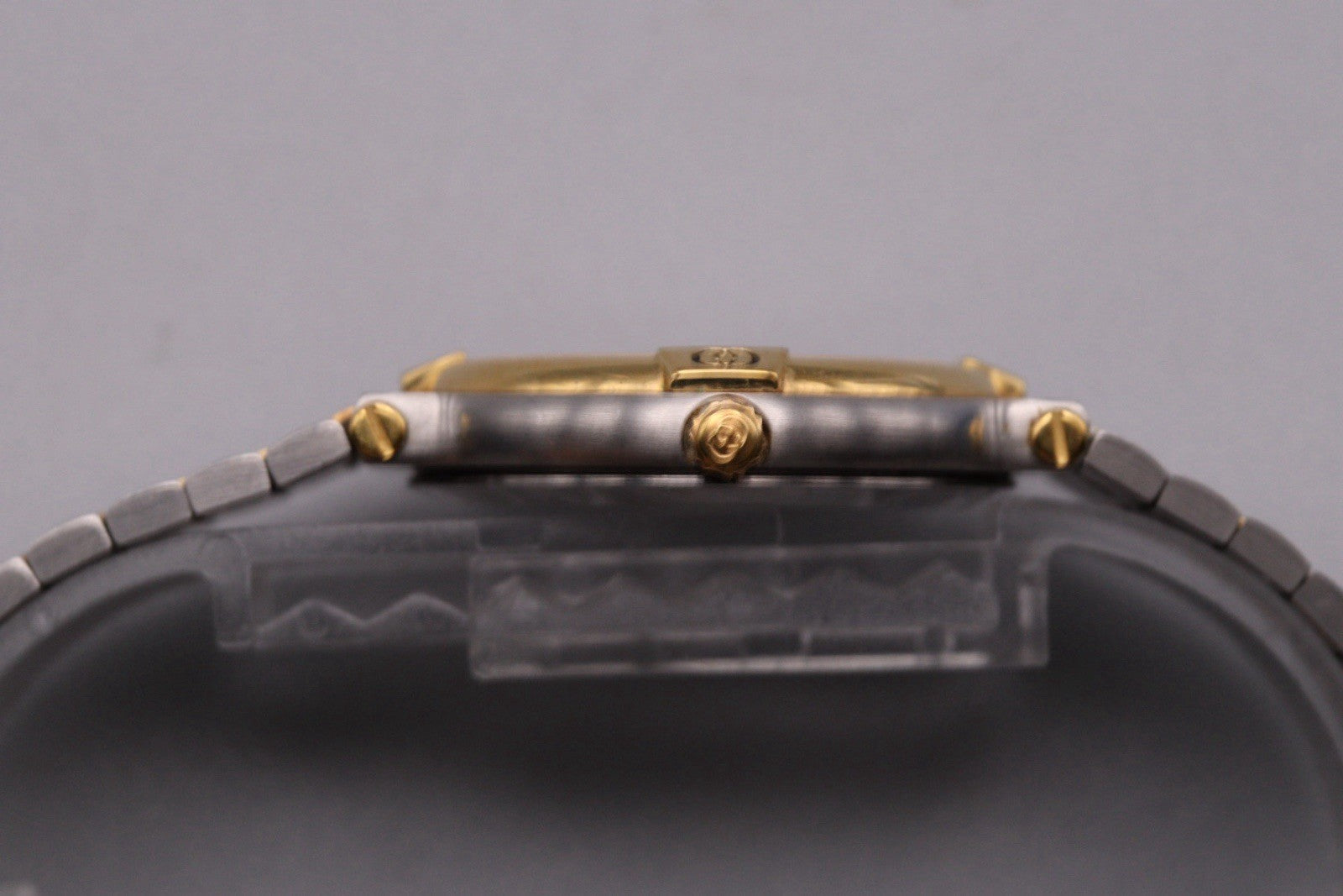 Gucci 9000M Wristwatch - Gold, Silver, Stainless Steel