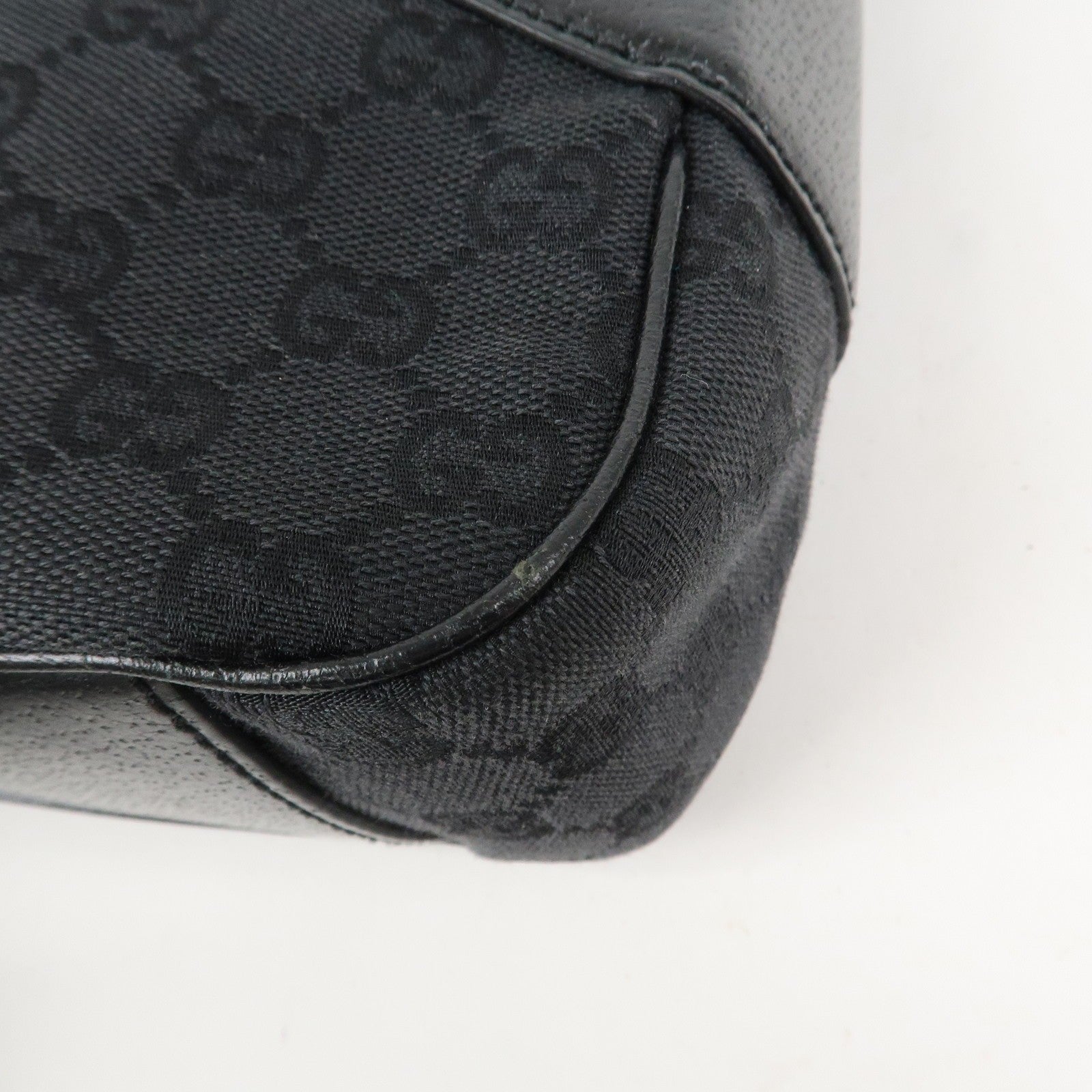 Gucci 113012 Shoulder Bag - Black, GG Canvas, Leather