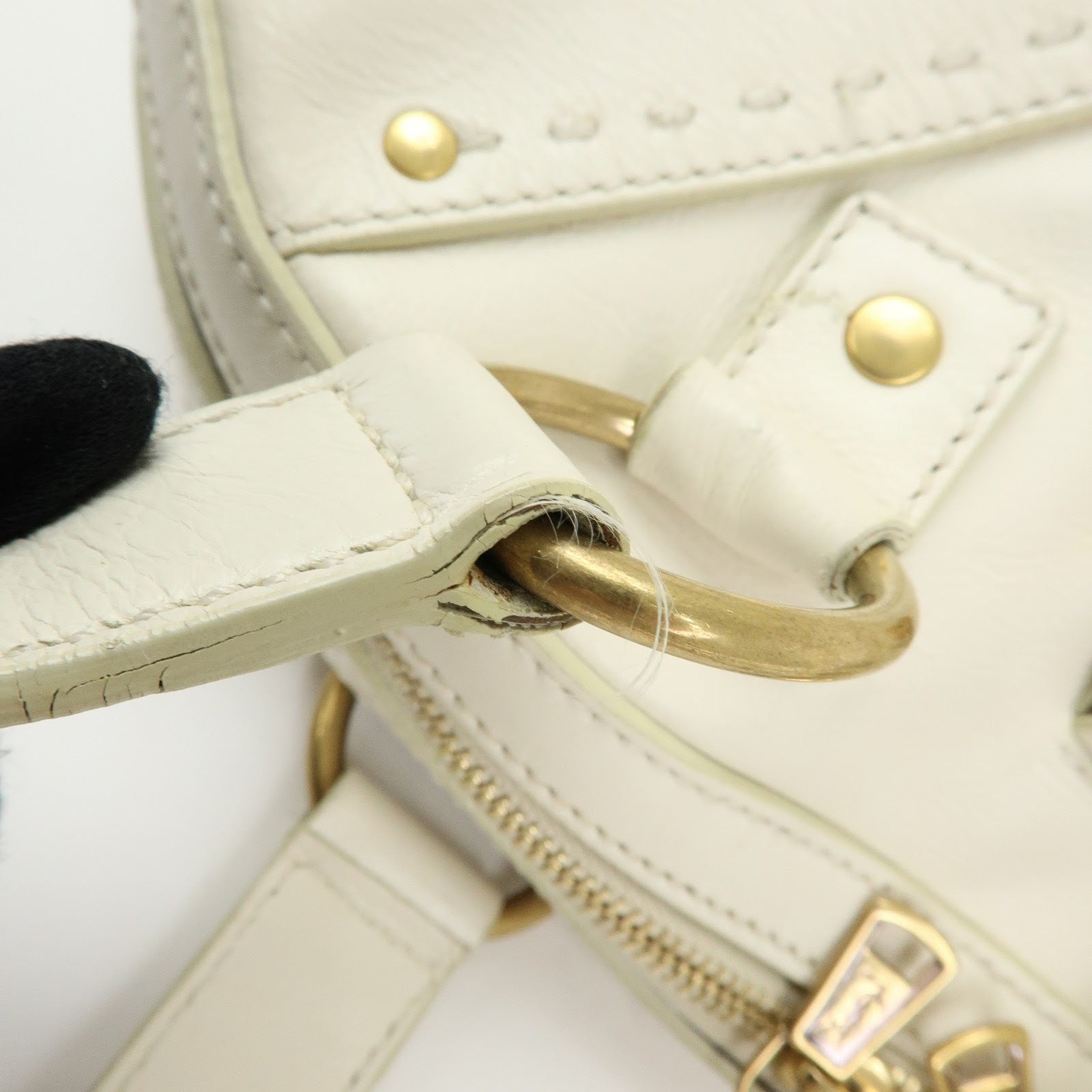Saint Laurent Muse Y Line Hand Bag - Ivory, Leather