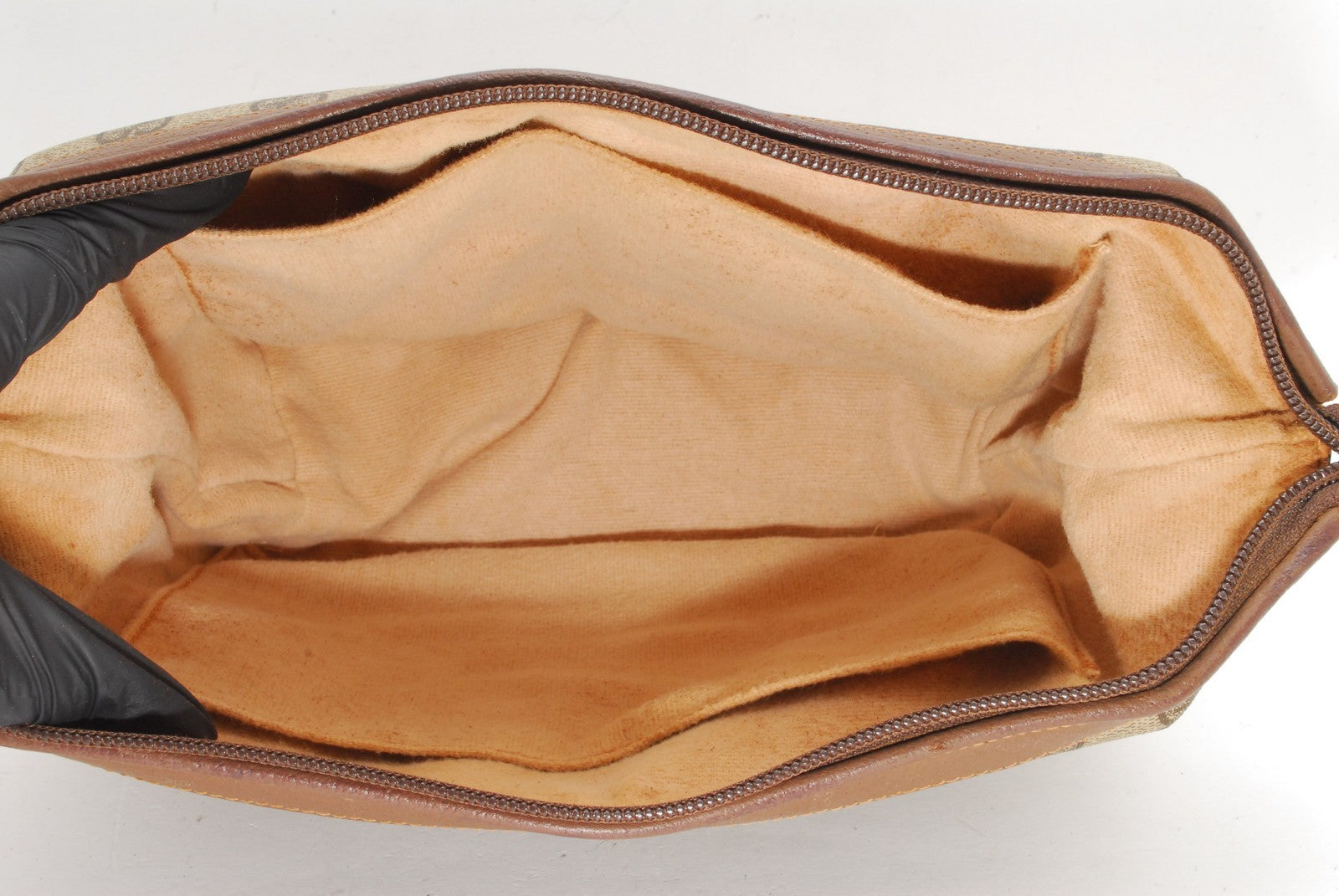 Gucci Pouch Clutch Bag - Brown, Leather